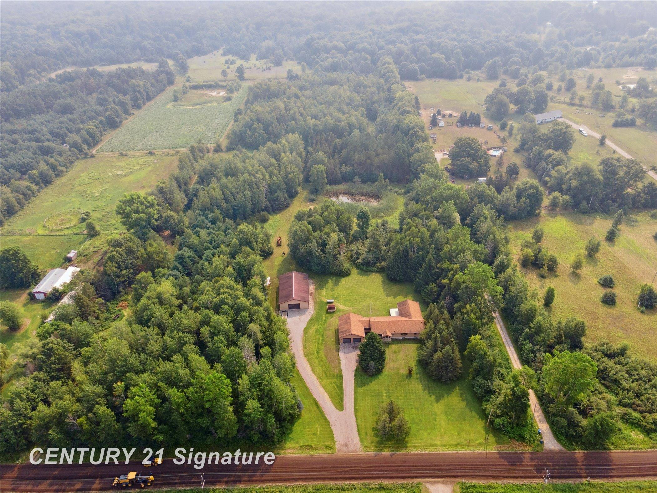 132 N Nine Mile Road, Midland, MI 48640 — Photo 2
