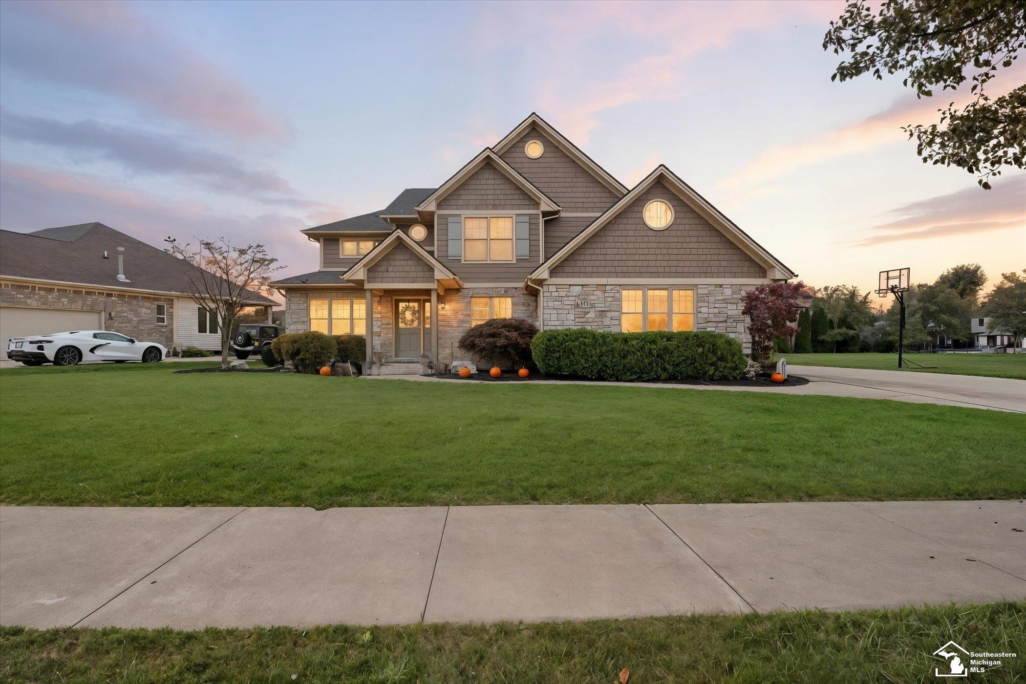 8439 Eagle Pointe Drive, Newport, MI 48166 — front exterior