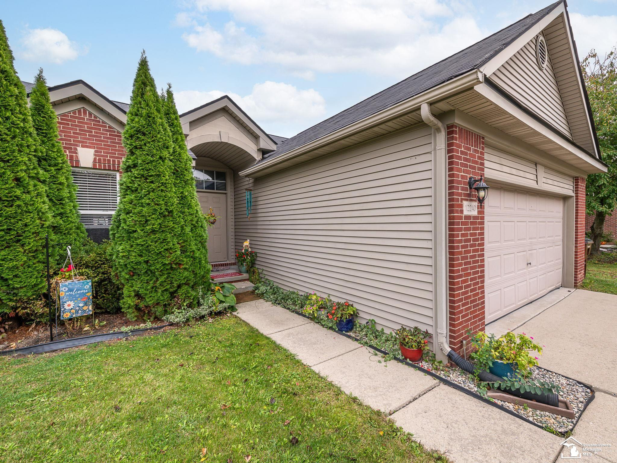 12240 Spencer Lane, Carleton, MI 48117 — Photo 26