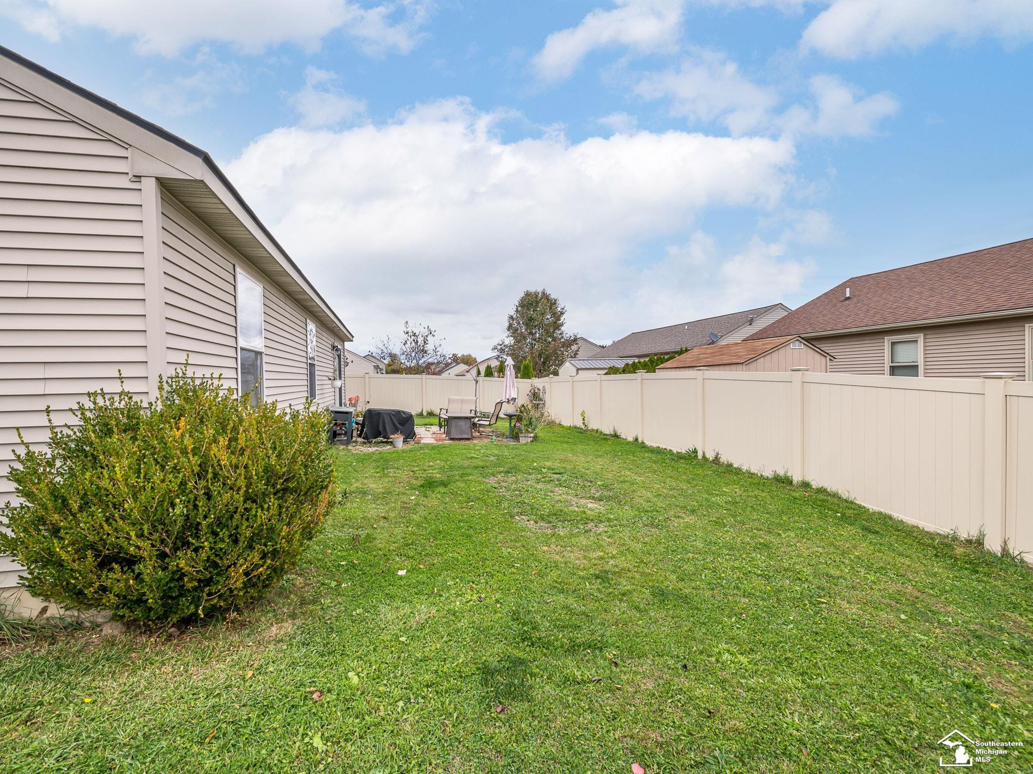 12240 Spencer Lane, Carleton, MI 48117 — Photo 27