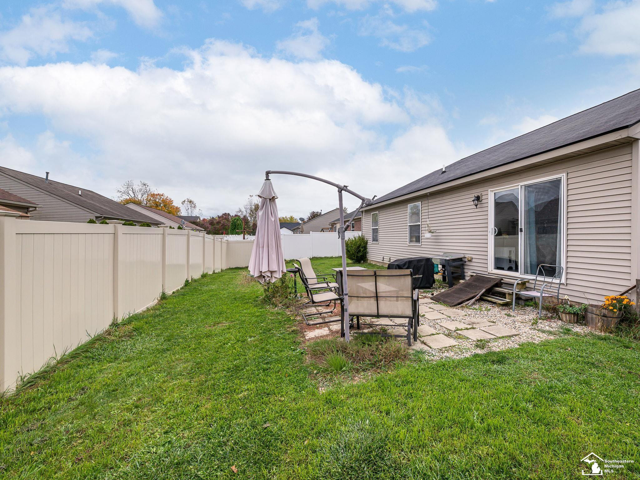12240 Spencer Lane, Carleton, MI 48117 — Photo 29