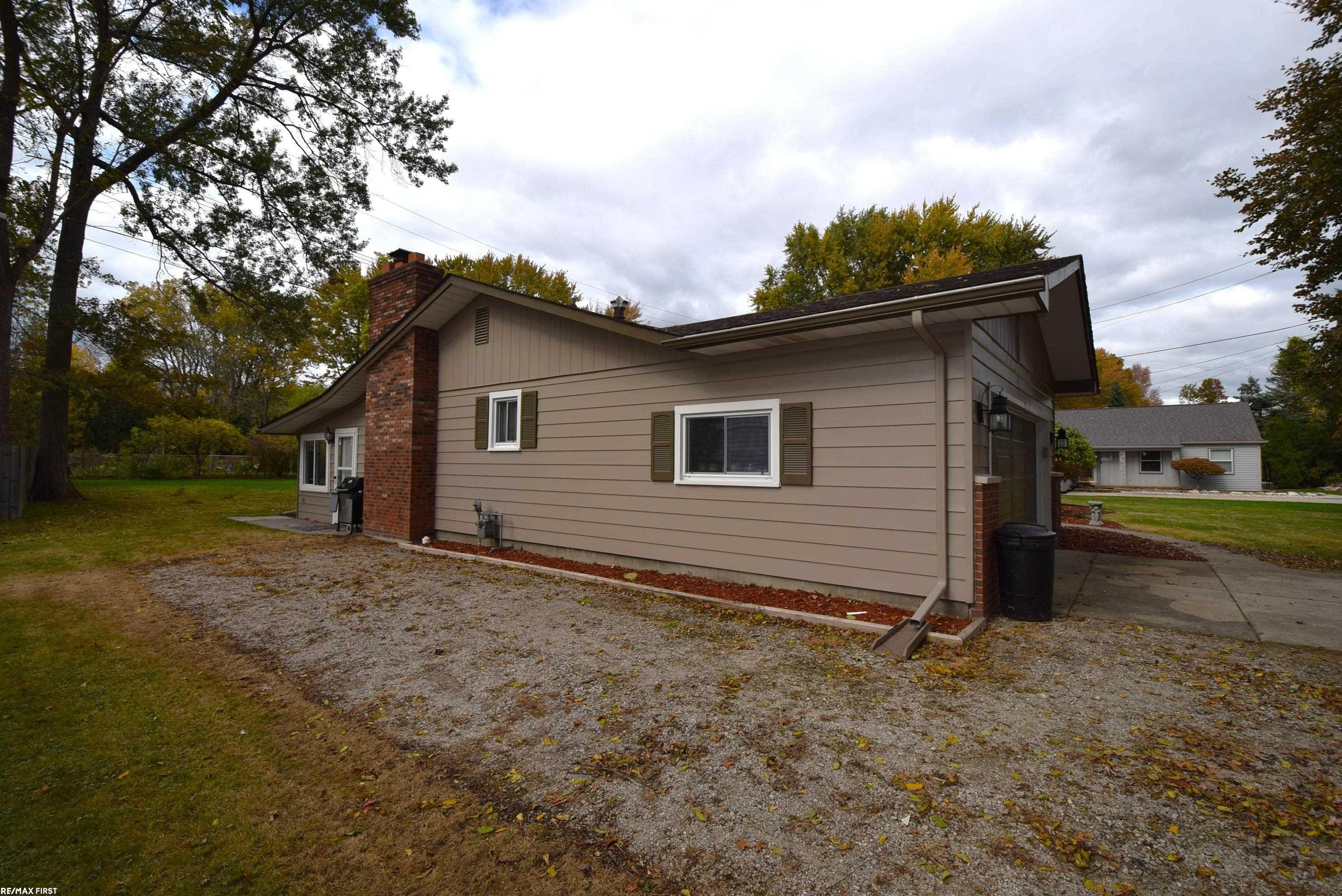 9640 Shady Lane Court, Algonac, MI 48001 — Photo 12