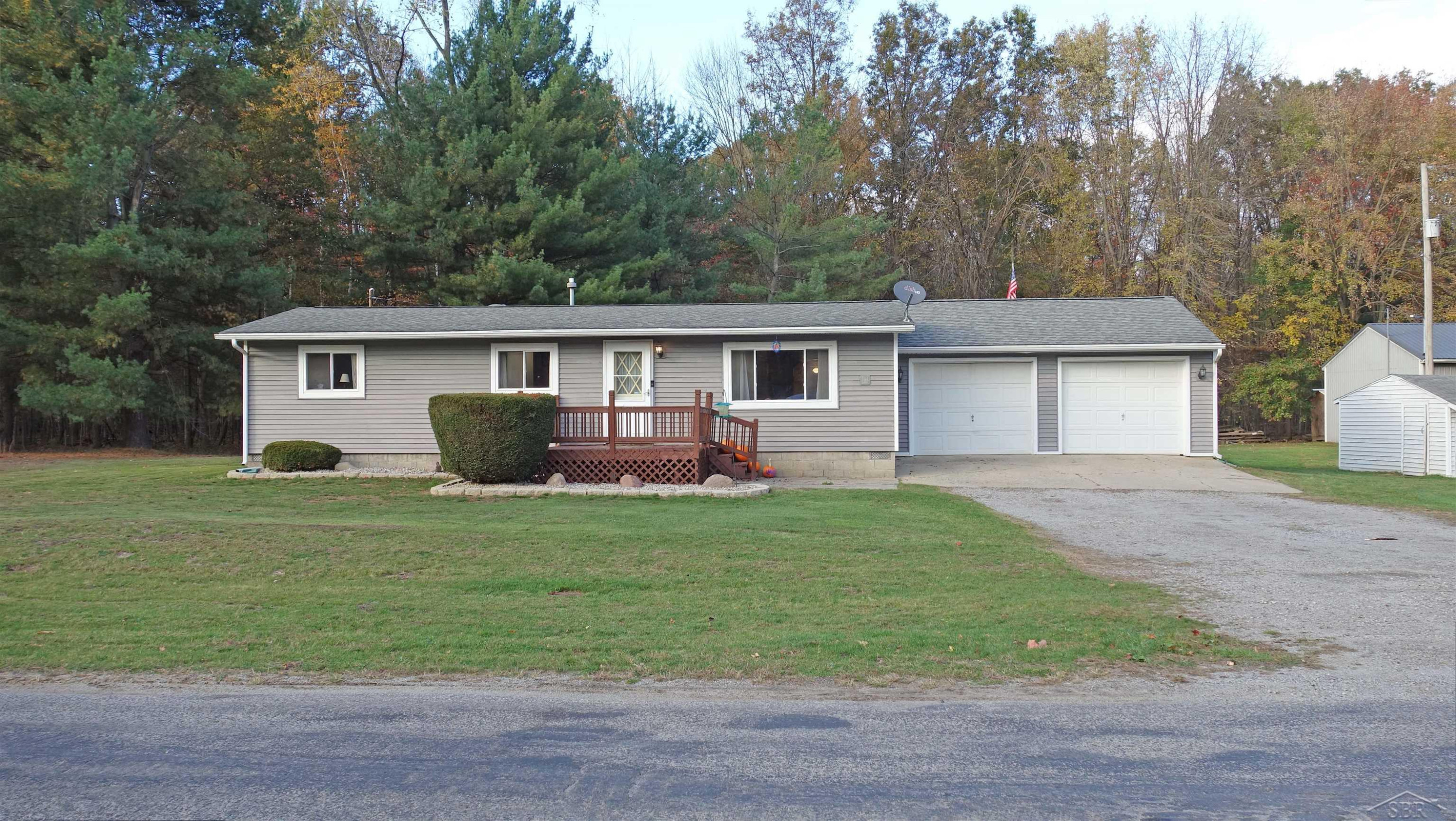 5400 W Burt Road, Montrose, MI 48457 — front exterior