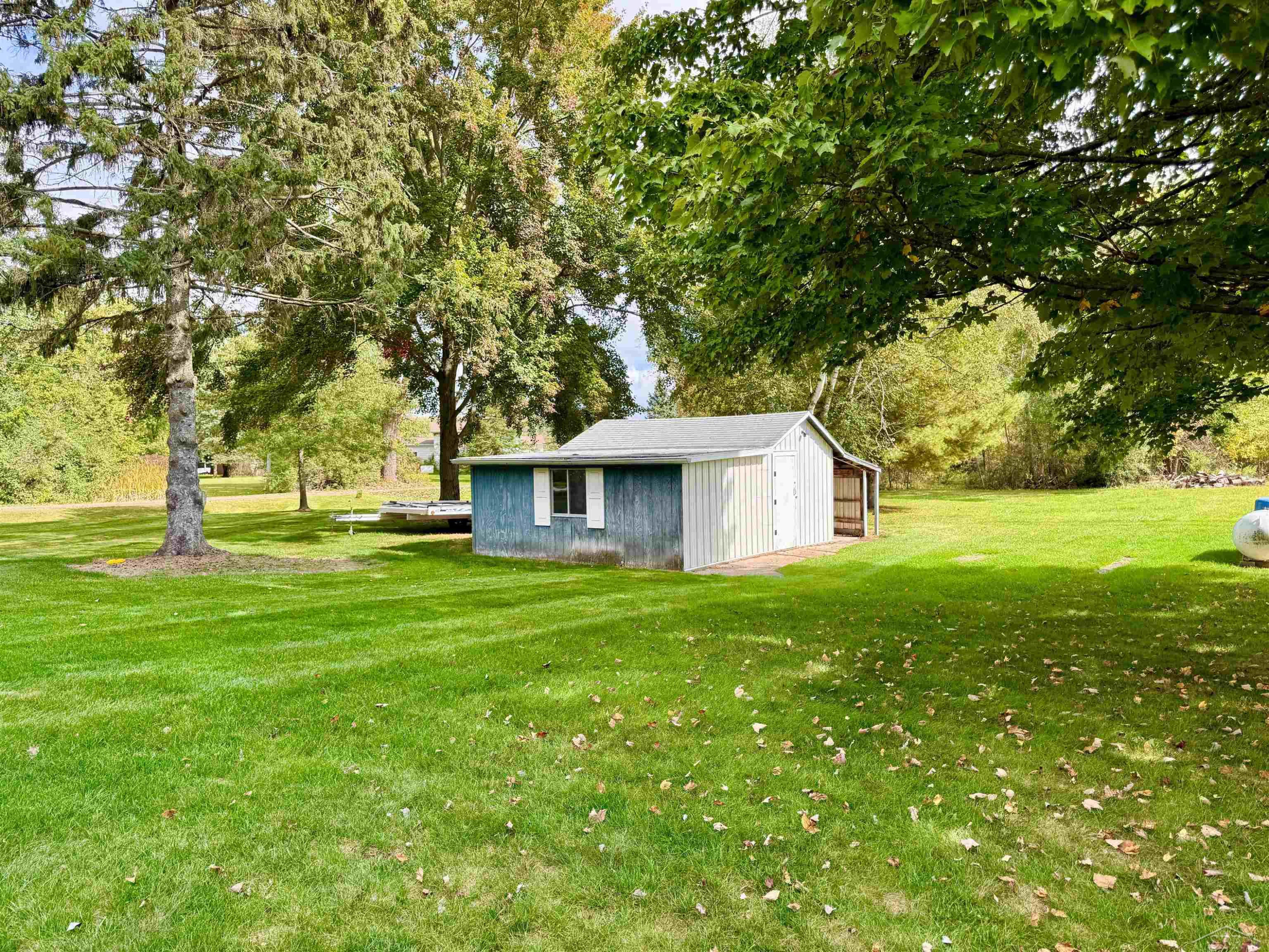 16045 Somerfield Road, Hemlock, MI 48626 — Photo 26