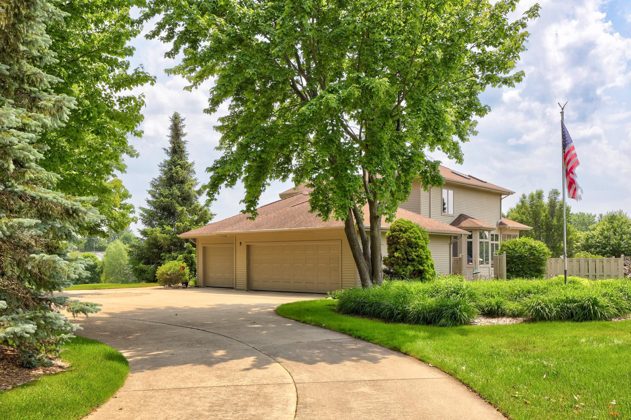 5 Mission Ridge, Frankenmuth, MI 48734 — Photo 2