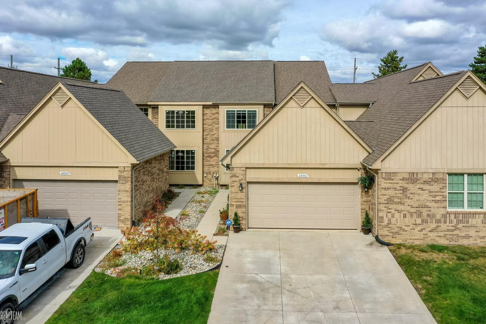 14961 W Stoney Brook Drive, Shelby Twp, MI 48315 — front exterior