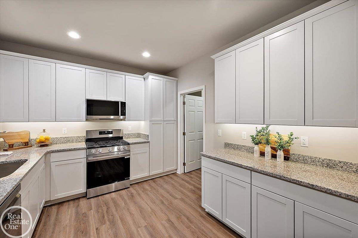 3095 Bridgewater Road, Unit #30, Auburn Hills, MI 48326 — Photo 17
