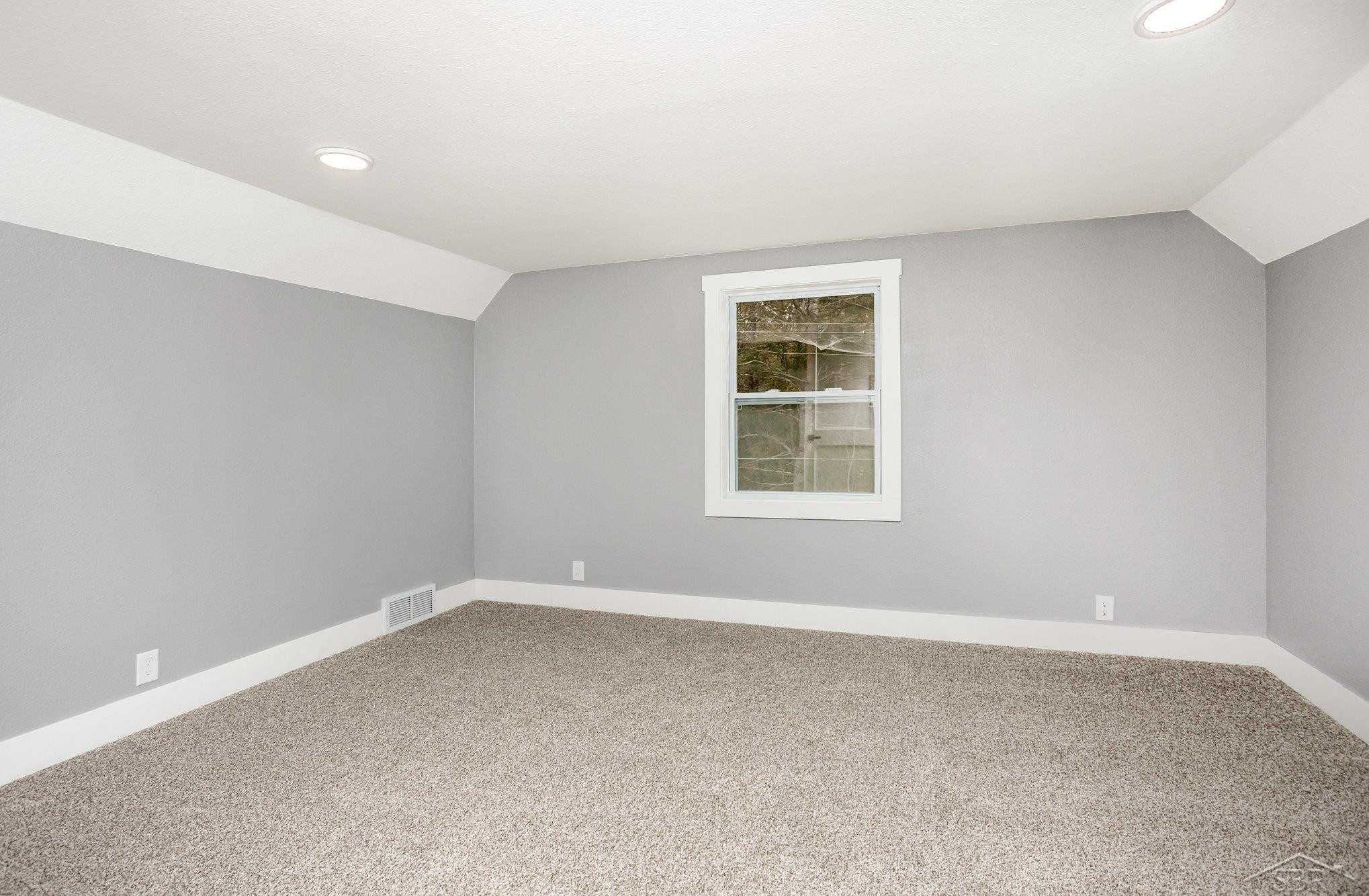 1954 N Five Mile Road, Sanford, MI 48657 — Photo 12