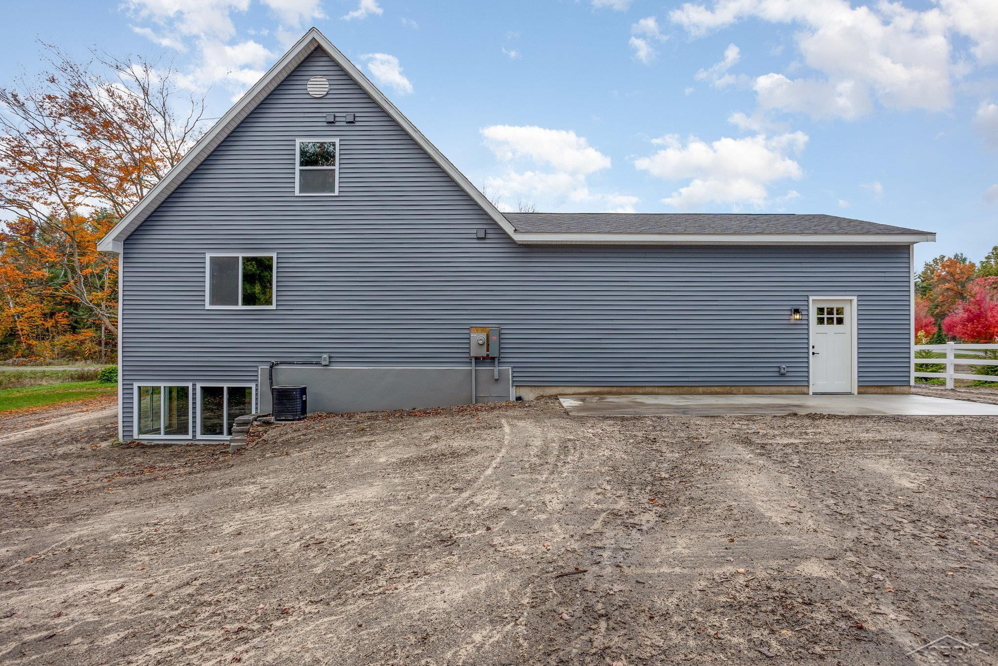 1954 N Five Mile Road, Sanford, MI 48657 — Photo 25