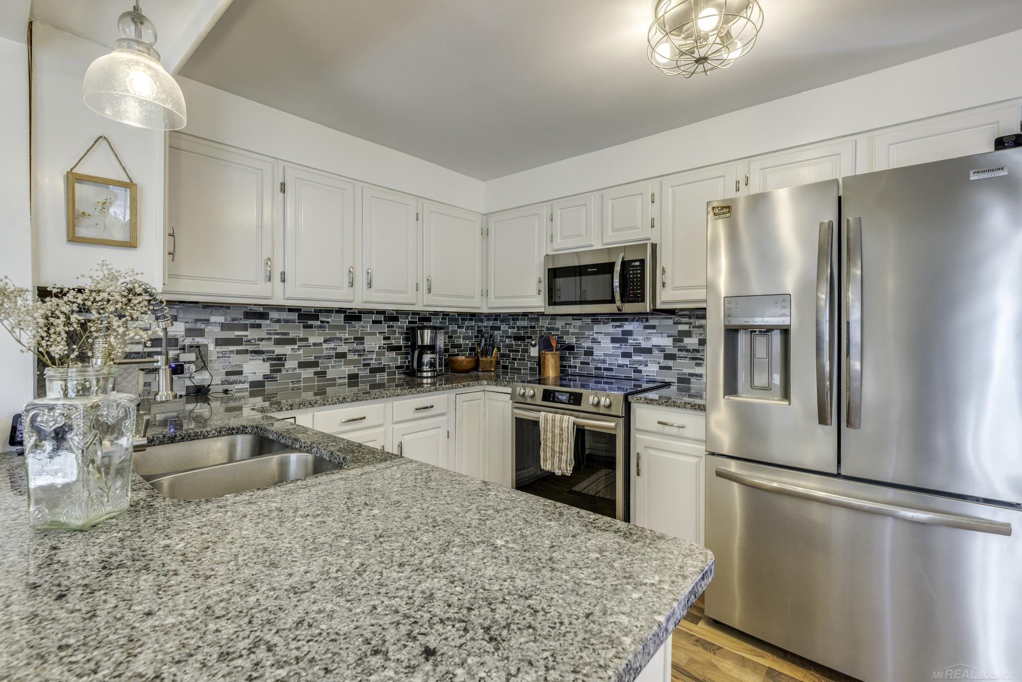2475 Sharon Lane, Port Huron, MI 48060 — Photo 6