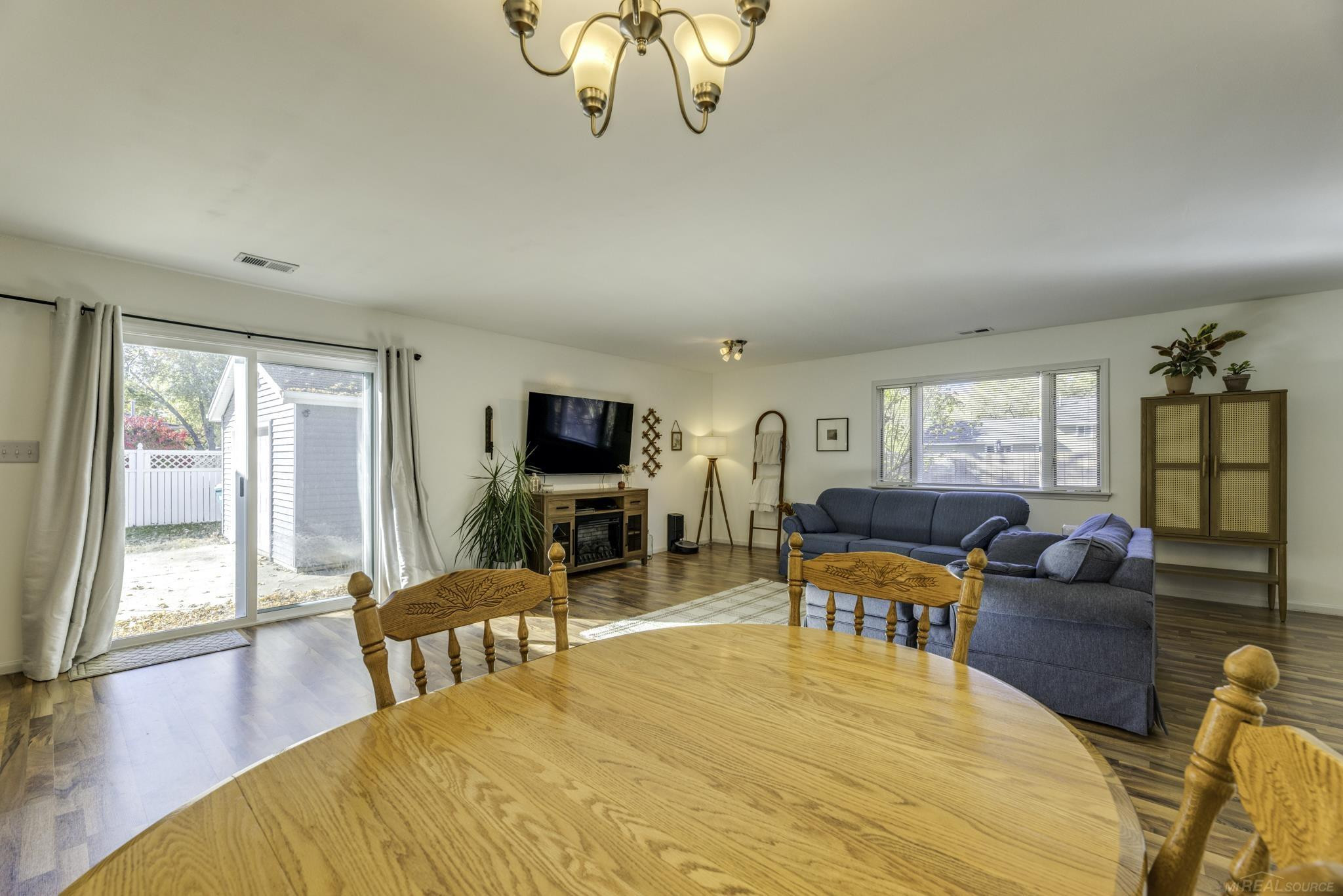 2475 Sharon Lane, Port Huron, MI 48060 — Photo 9