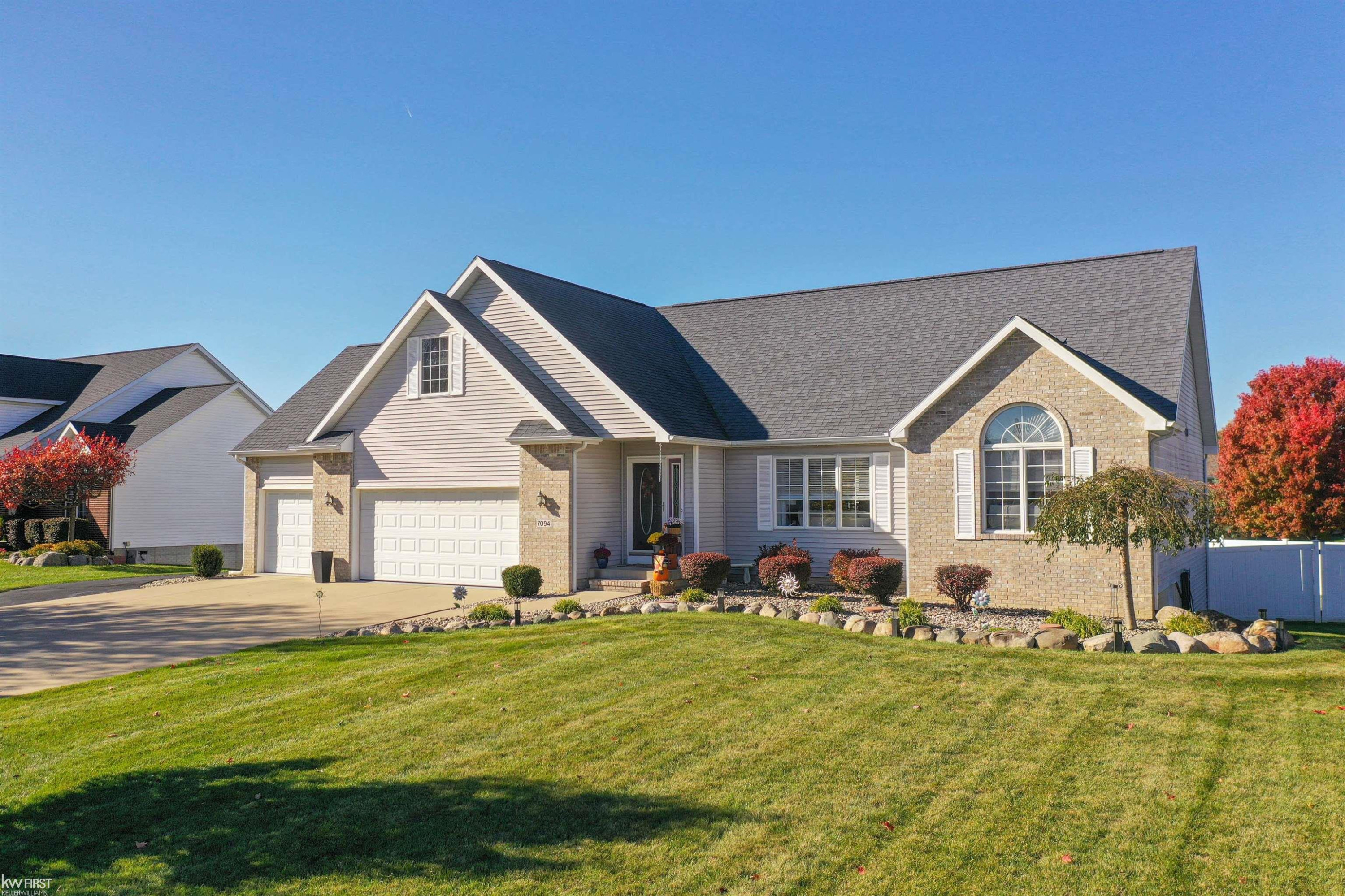 7094 Crosswinds Drive, Swartz Creek, MI 48473 — front exterior