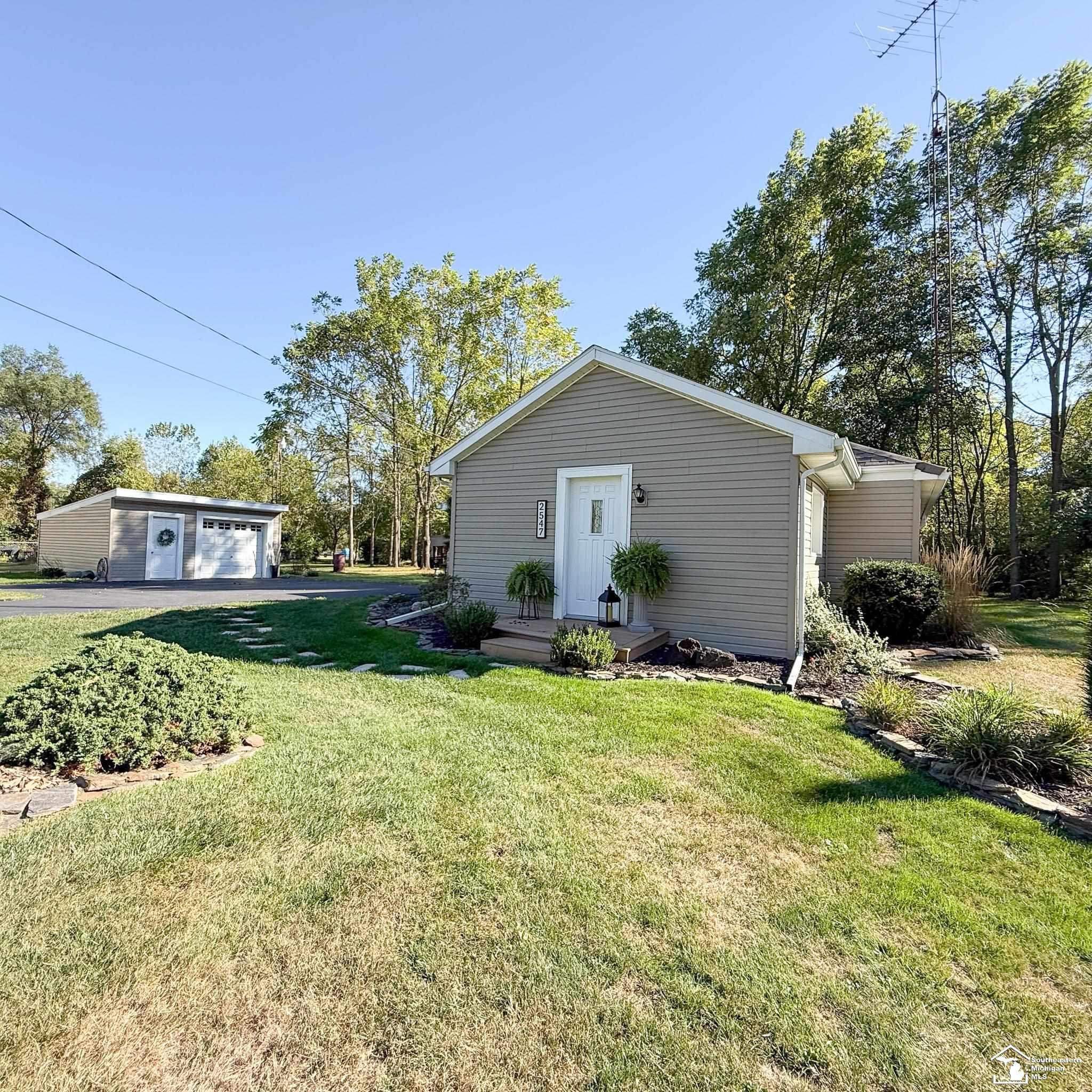 2547 Hasen Drive, Lambertville, MI 48144 — Photo 2