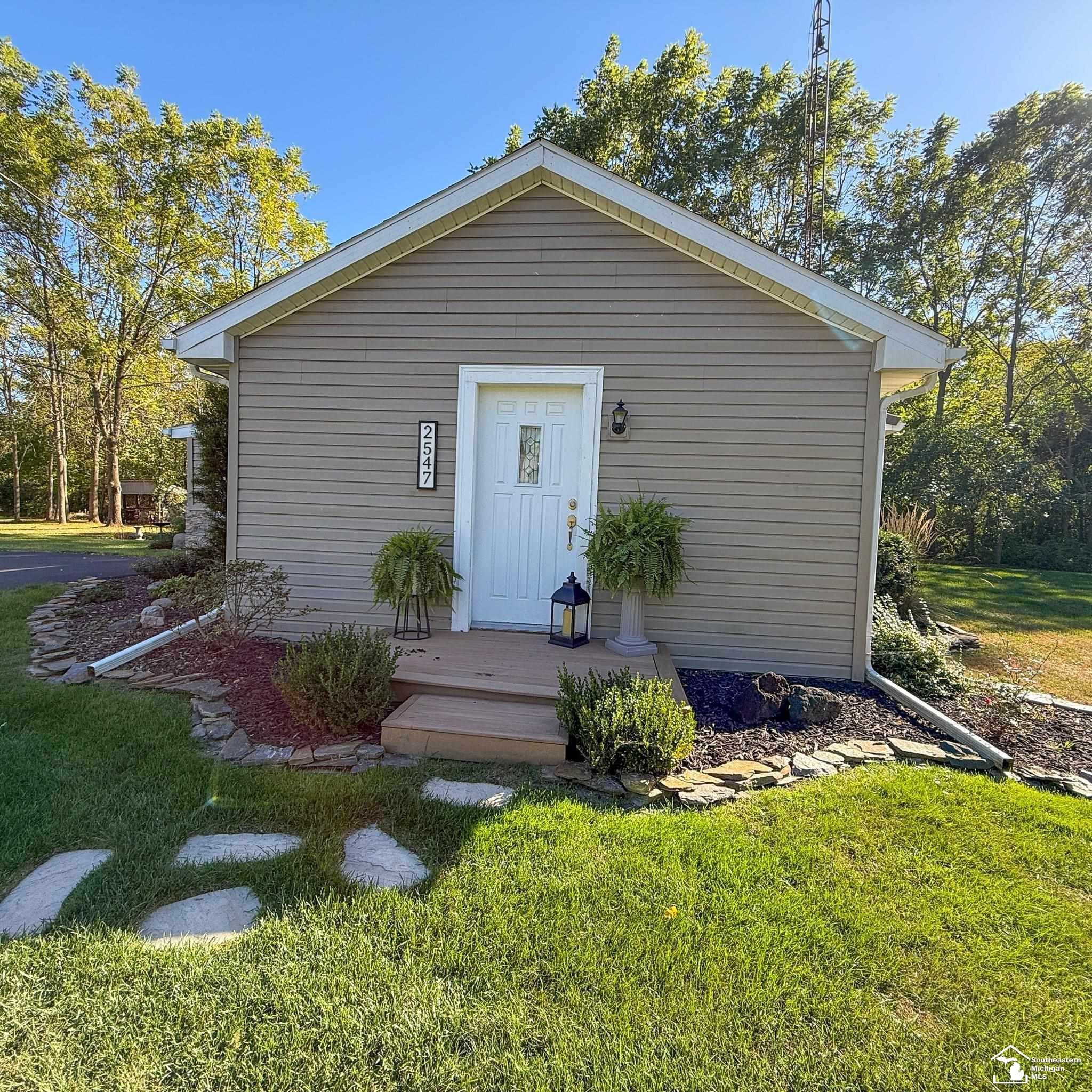 2547 Hasen Drive, Lambertville, MI 48144 — Photo 3