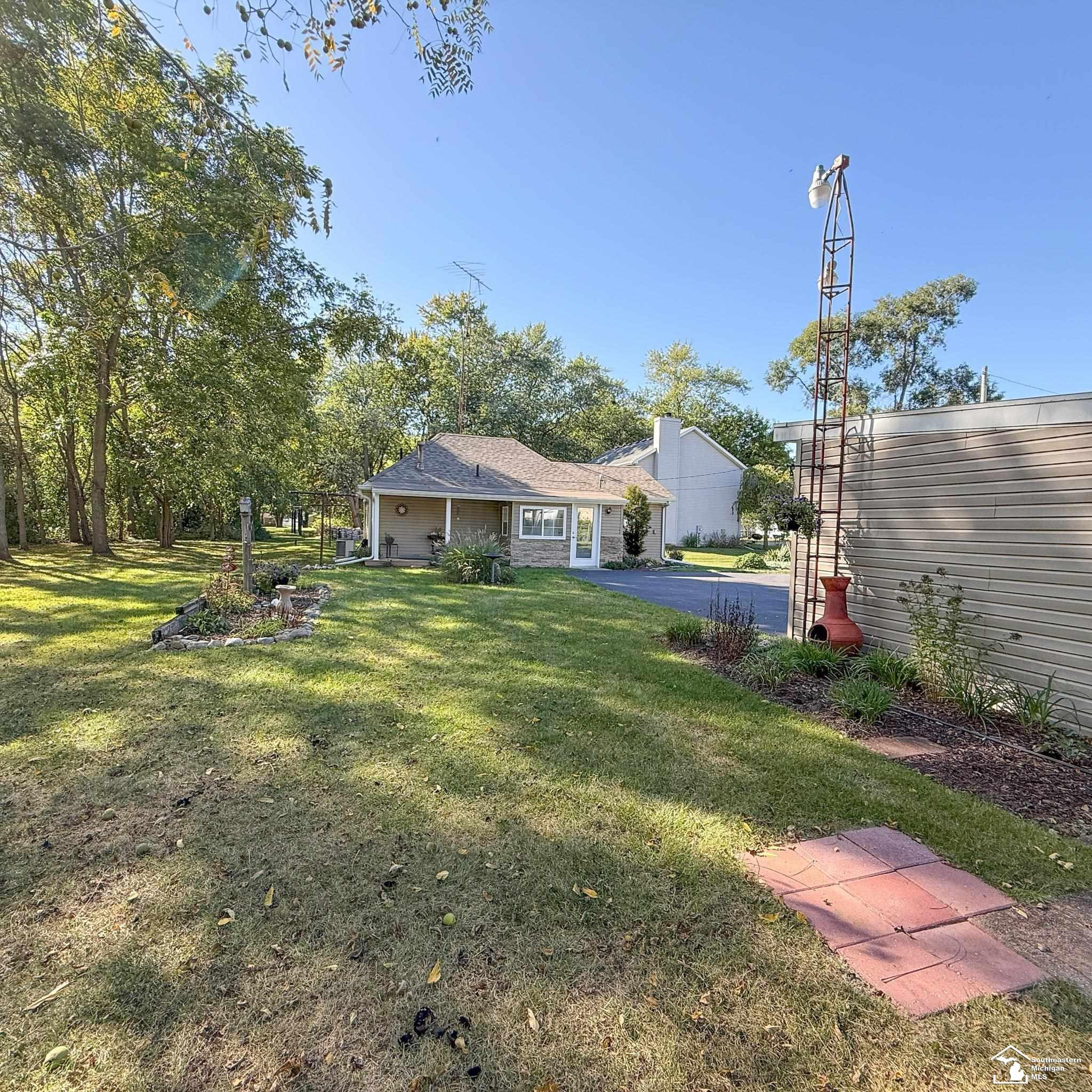 2547 Hasen Drive, Lambertville, MI 48144 — Photo 22
