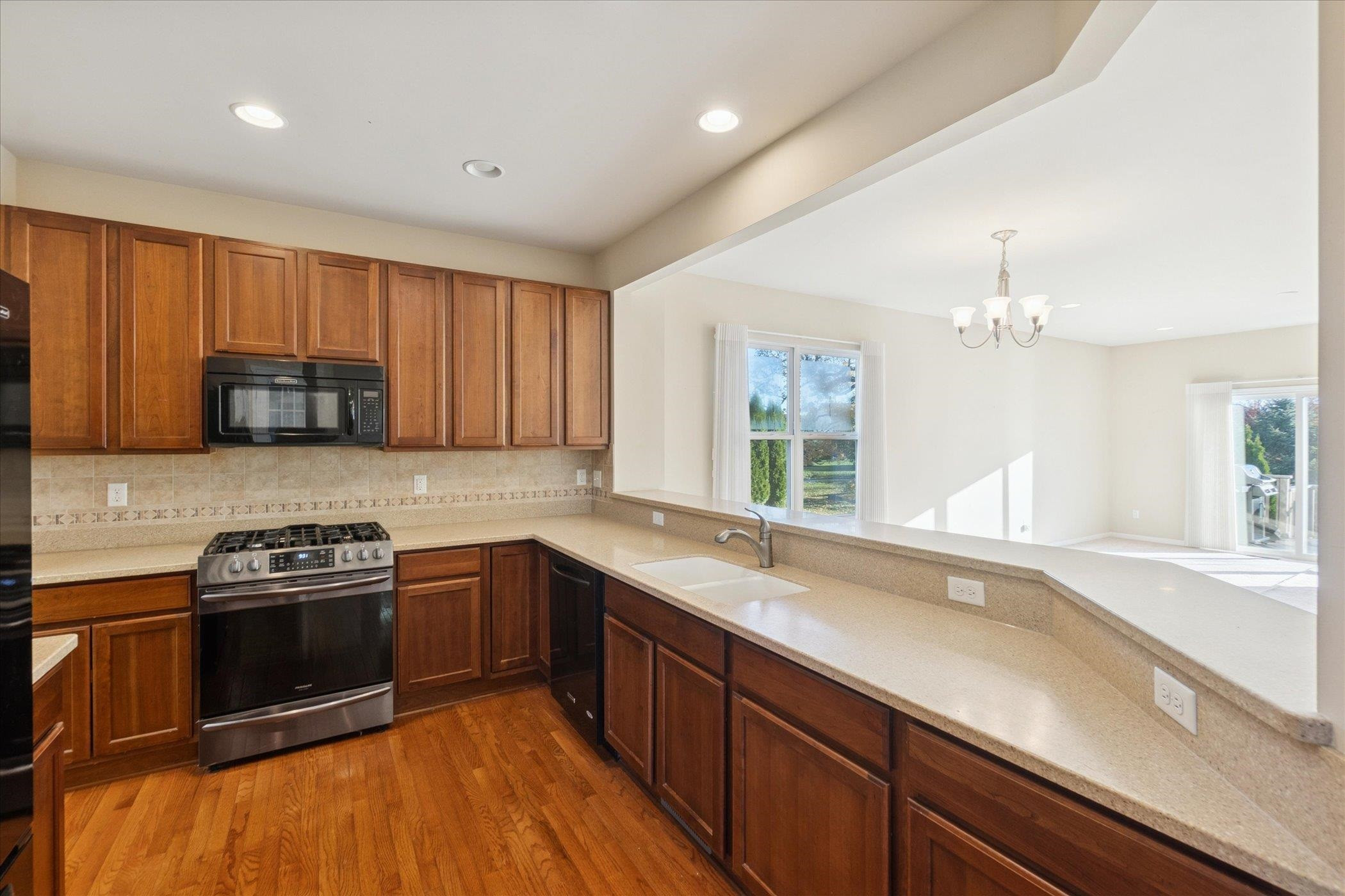 9525 Pine Valley Drive, Grand Blanc, MI 48439 — Photo 16