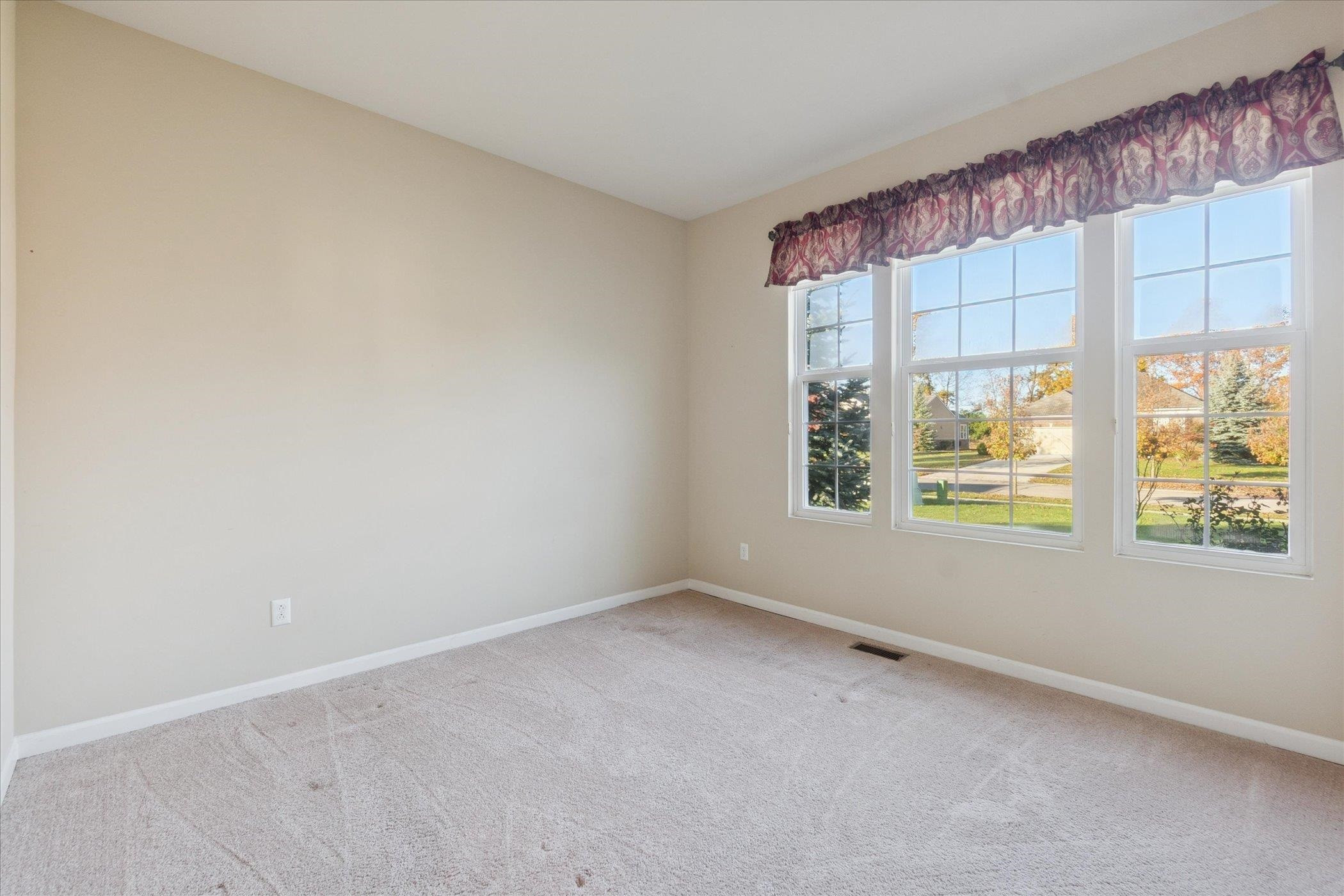 9525 Pine Valley Drive, Grand Blanc, MI 48439 — Photo 27