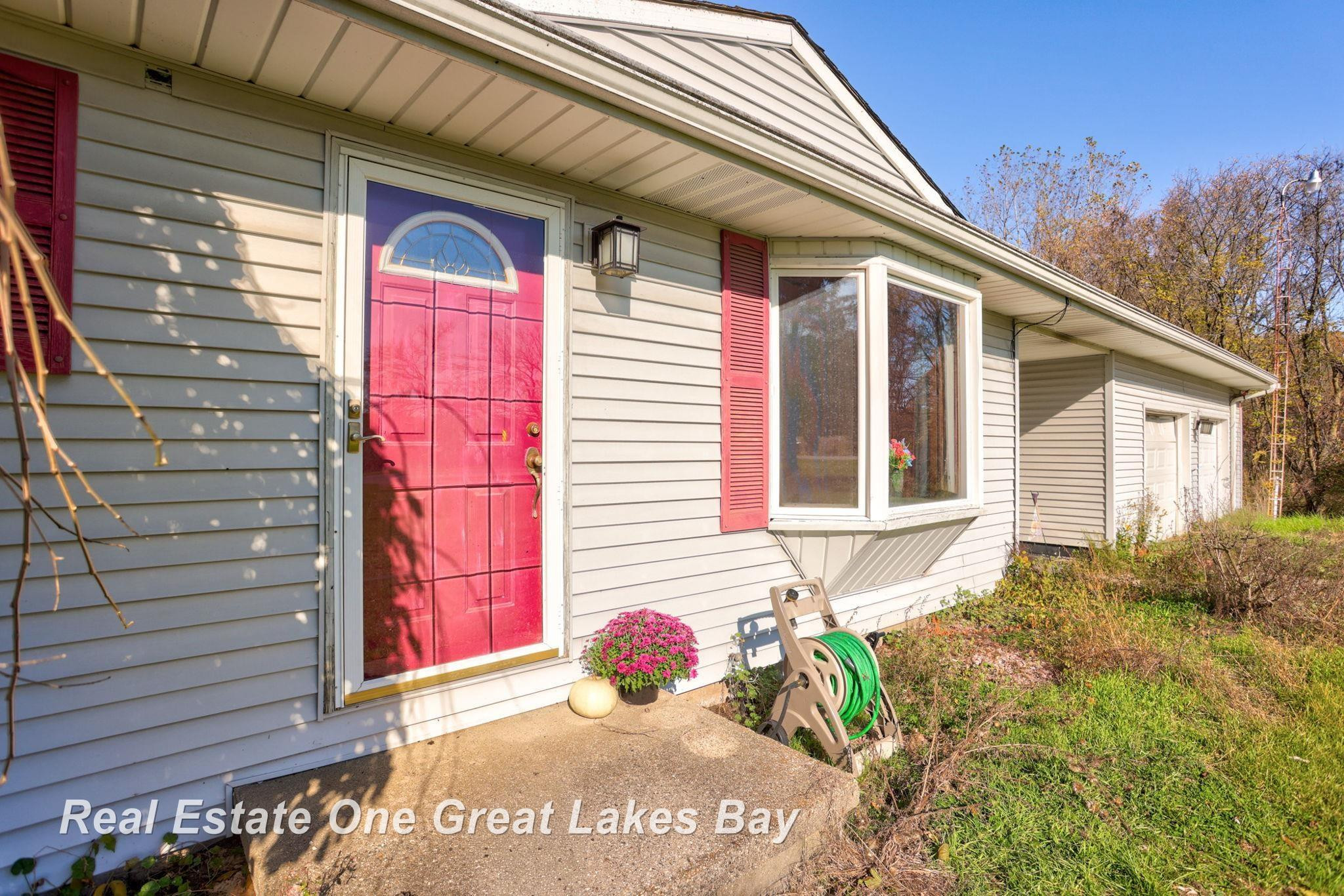 21638 W Roosevelt Road, Merrill, MI 48637 — Photo 5