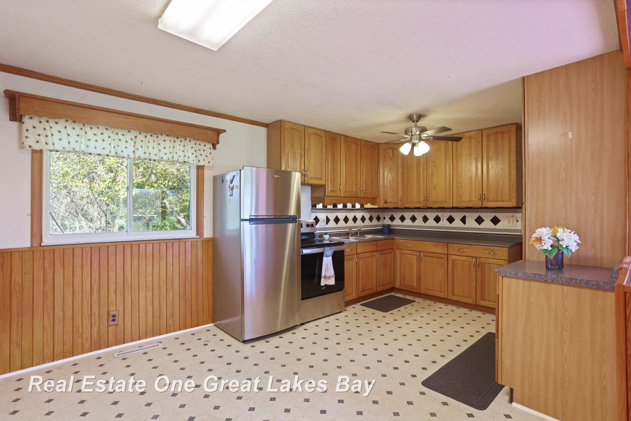 21638 W Roosevelt Road, Merrill, MI 48637 — Photo 10