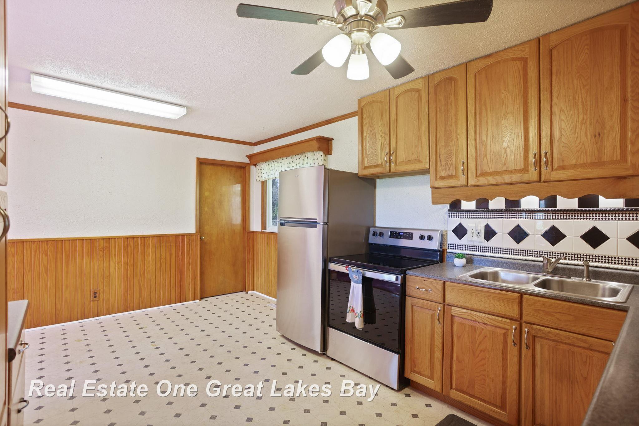 21638 W Roosevelt Road, Merrill, MI 48637 — Photo 13