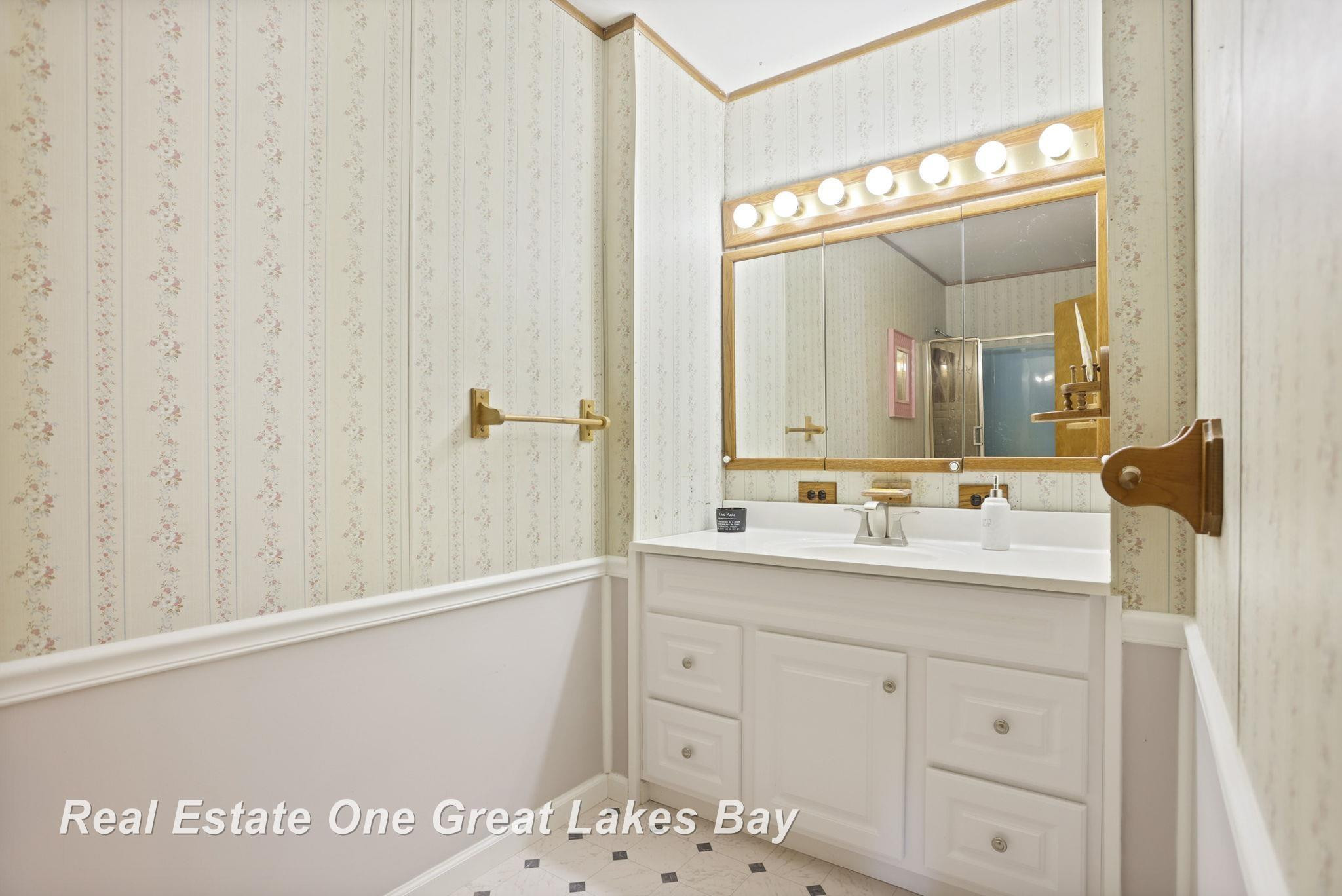 21638 W Roosevelt Road, Merrill, MI 48637 — Photo 18