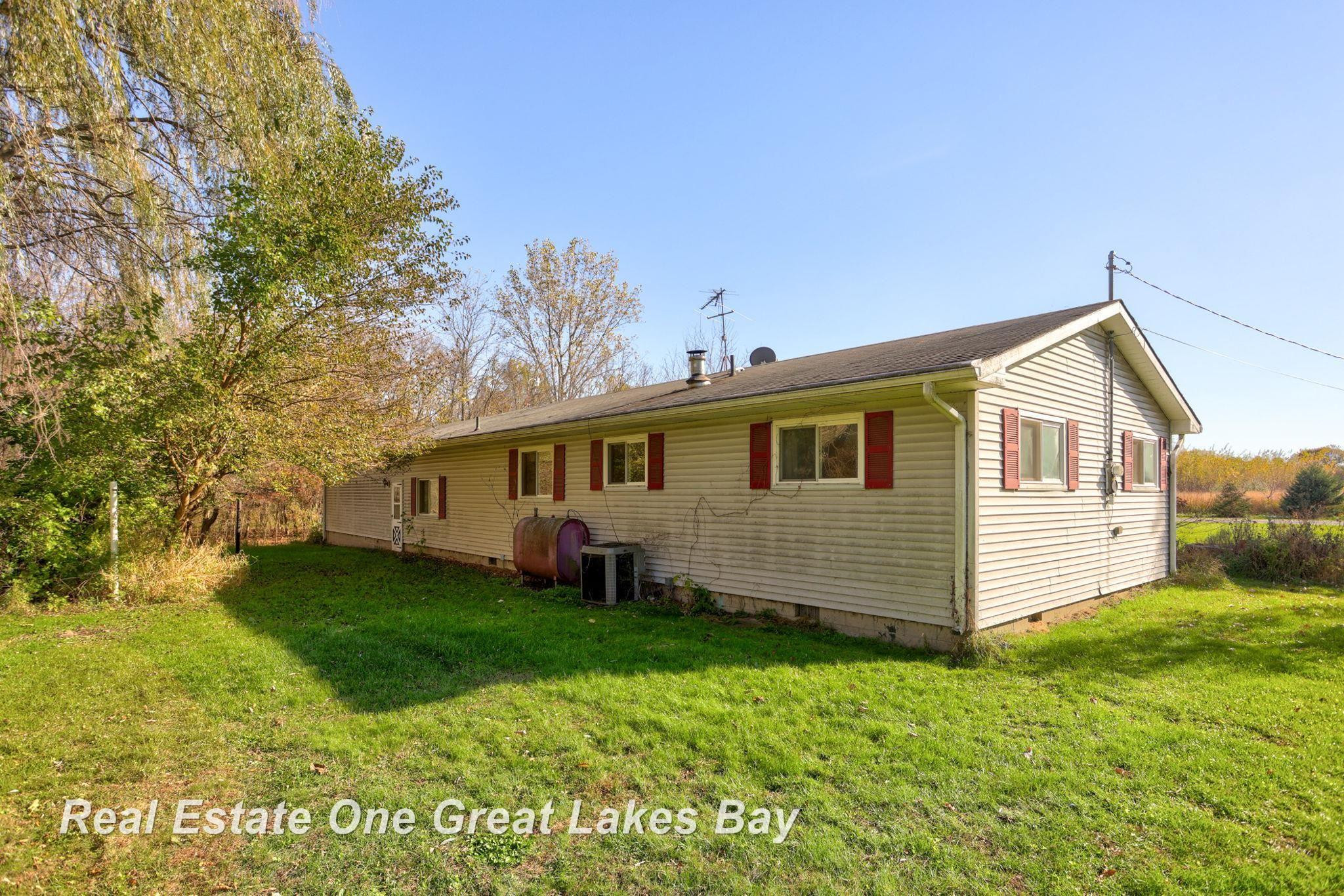 21638 W Roosevelt Road, Merrill, MI 48637 — Photo 22
