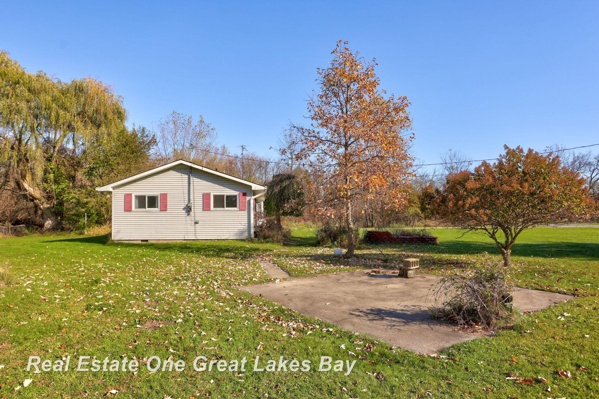 21638 W Roosevelt Road, Merrill, MI 48637 — Photo 23