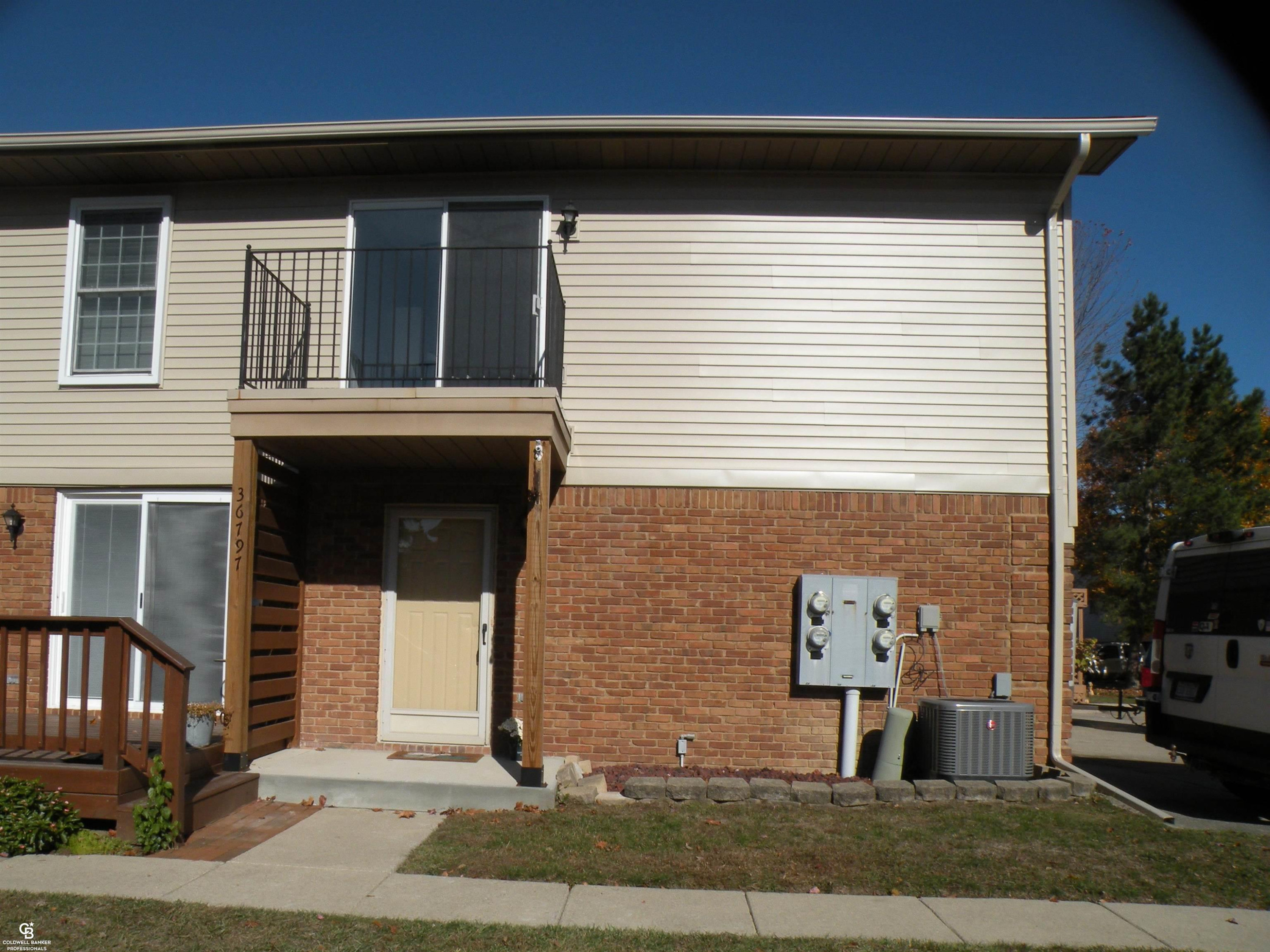 36797 W Meadowood Street, Richmond, MI 48062 — front exterior