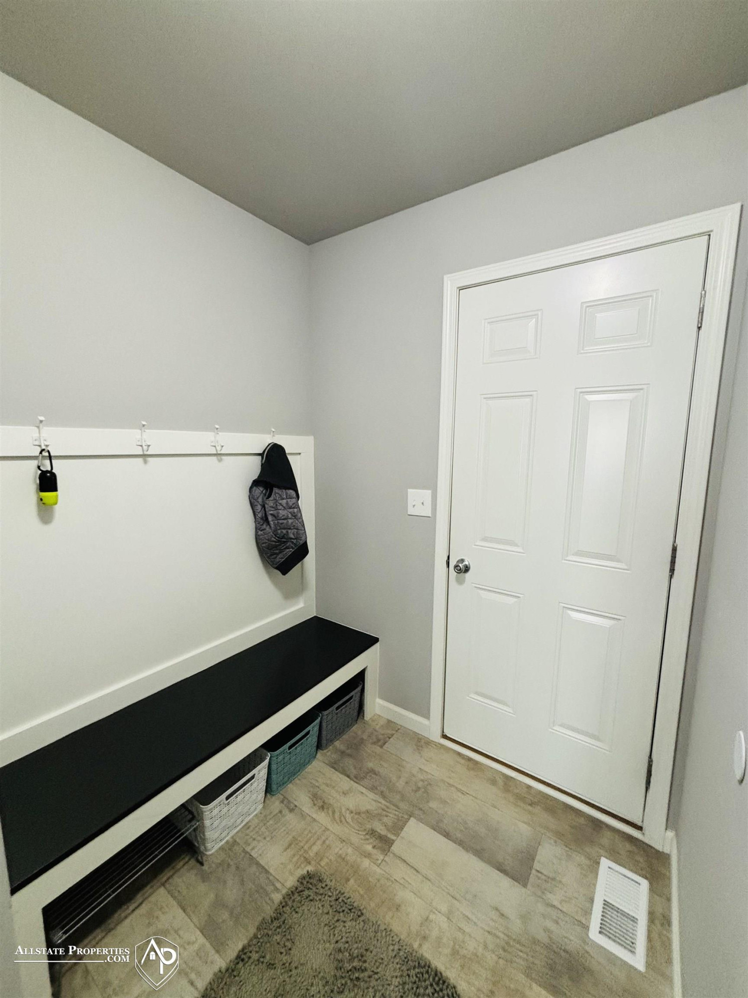 927 Village Drive, Davison, MI 48423 — Photo 11