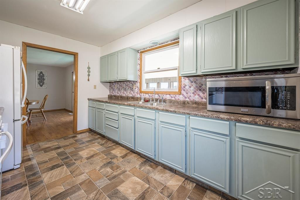 8100 E Grass Lake Road, Clare, MI 48617 — Photo 9