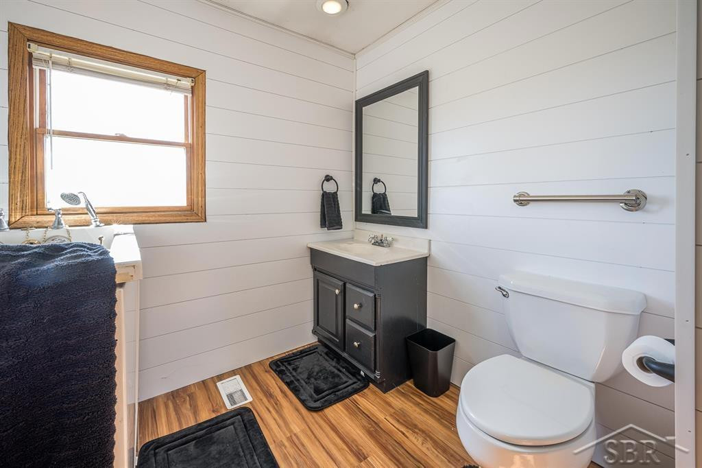 8100 E Grass Lake Road, Clare, MI 48617 — Photo 14
