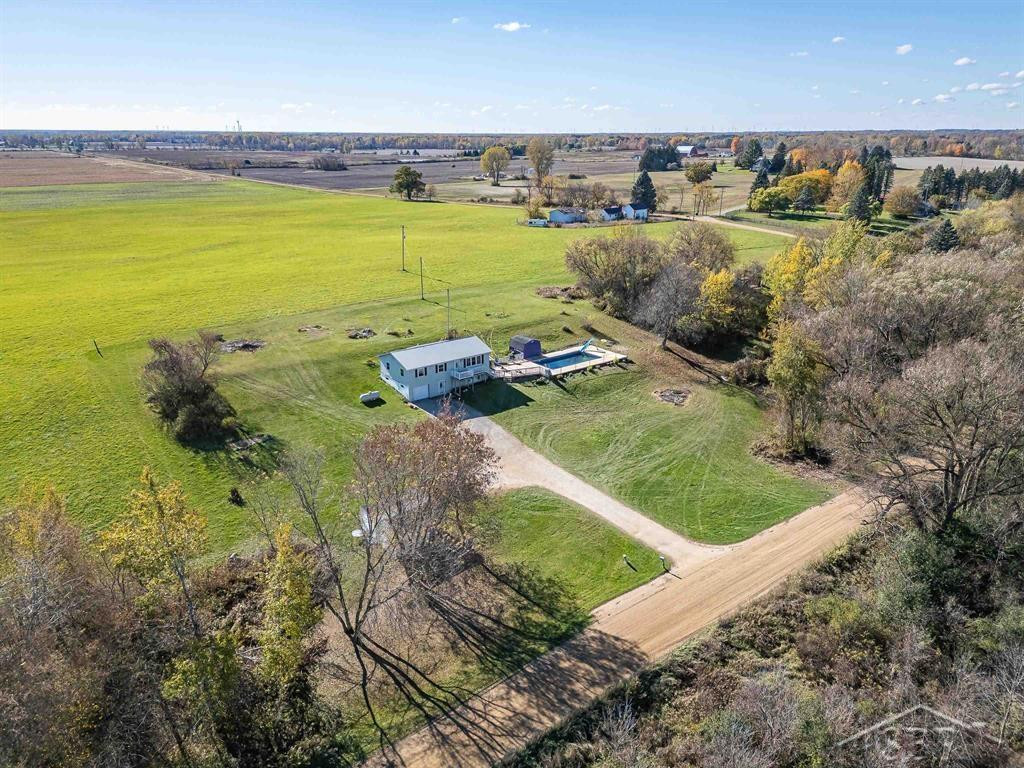 8100 E Grass Lake Road, Clare, MI 48617 — Photo 35