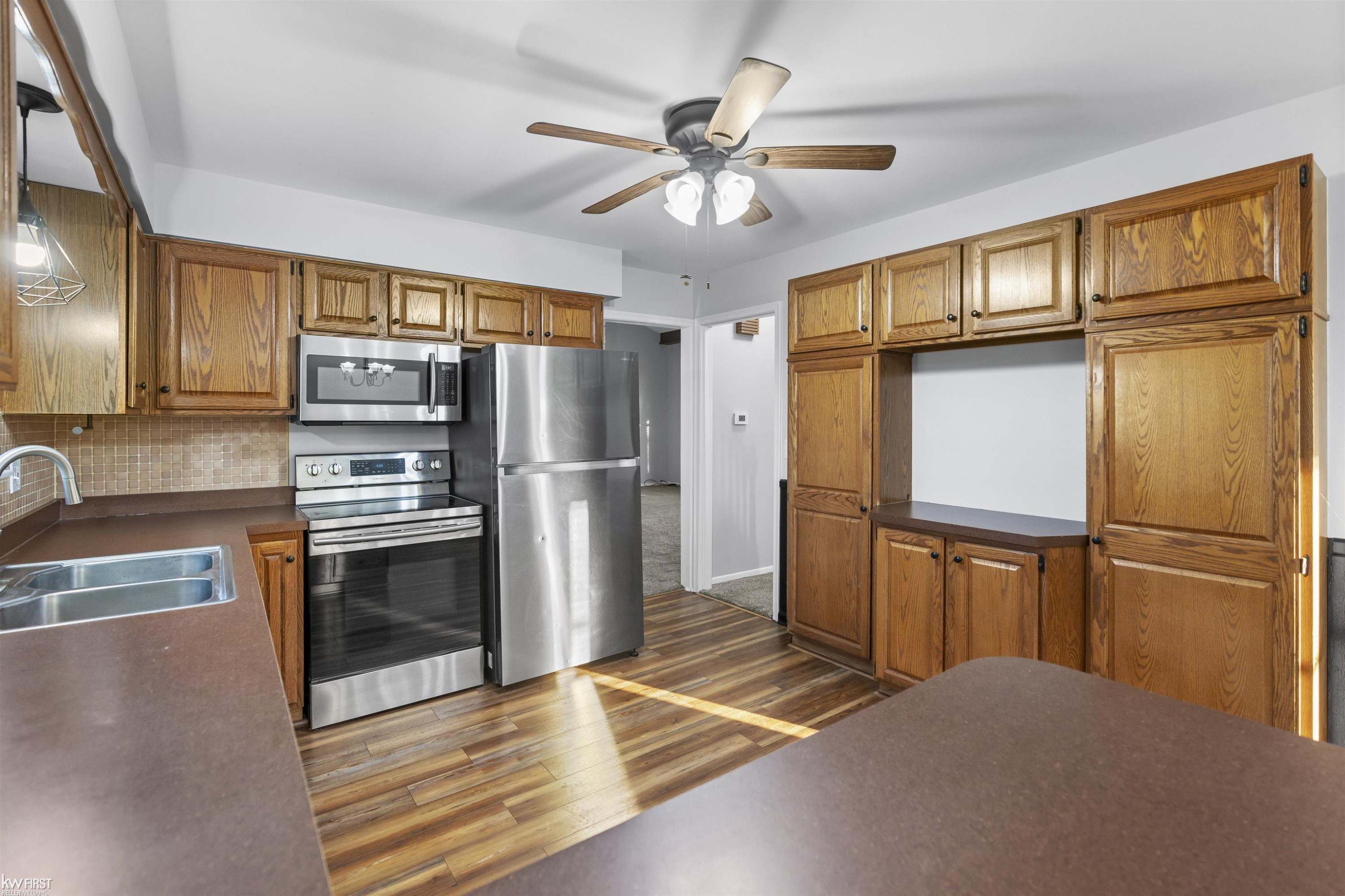 7042 CORUNNA Road, Swartz Creek, MI 48473 — Photo 5