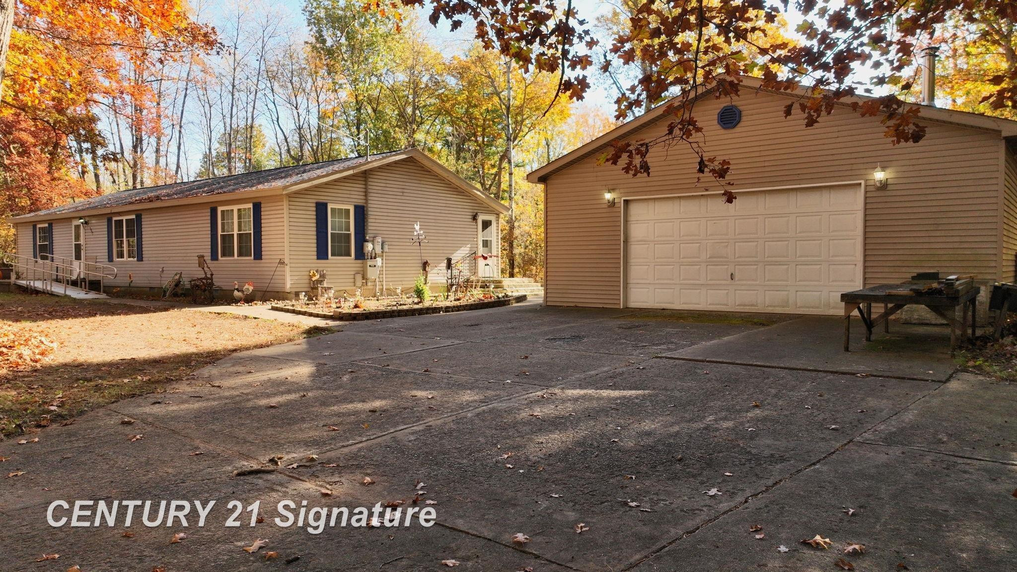 9847 S Oakley Road, Saint Charles, MI 48655 — Photo 3