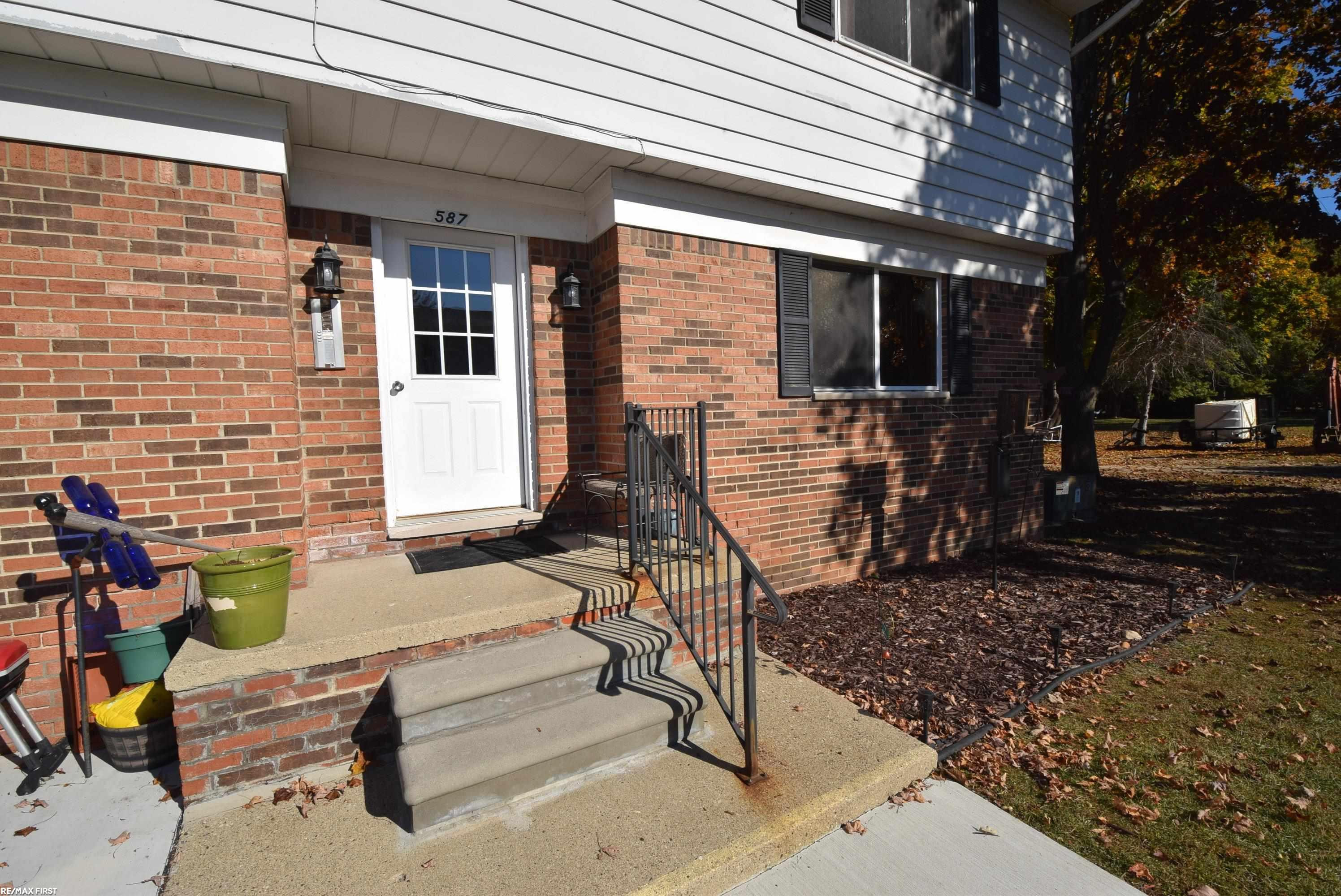 587 Pointe Tremble Road, 6, Algonac, MI 48001 — Photo 9