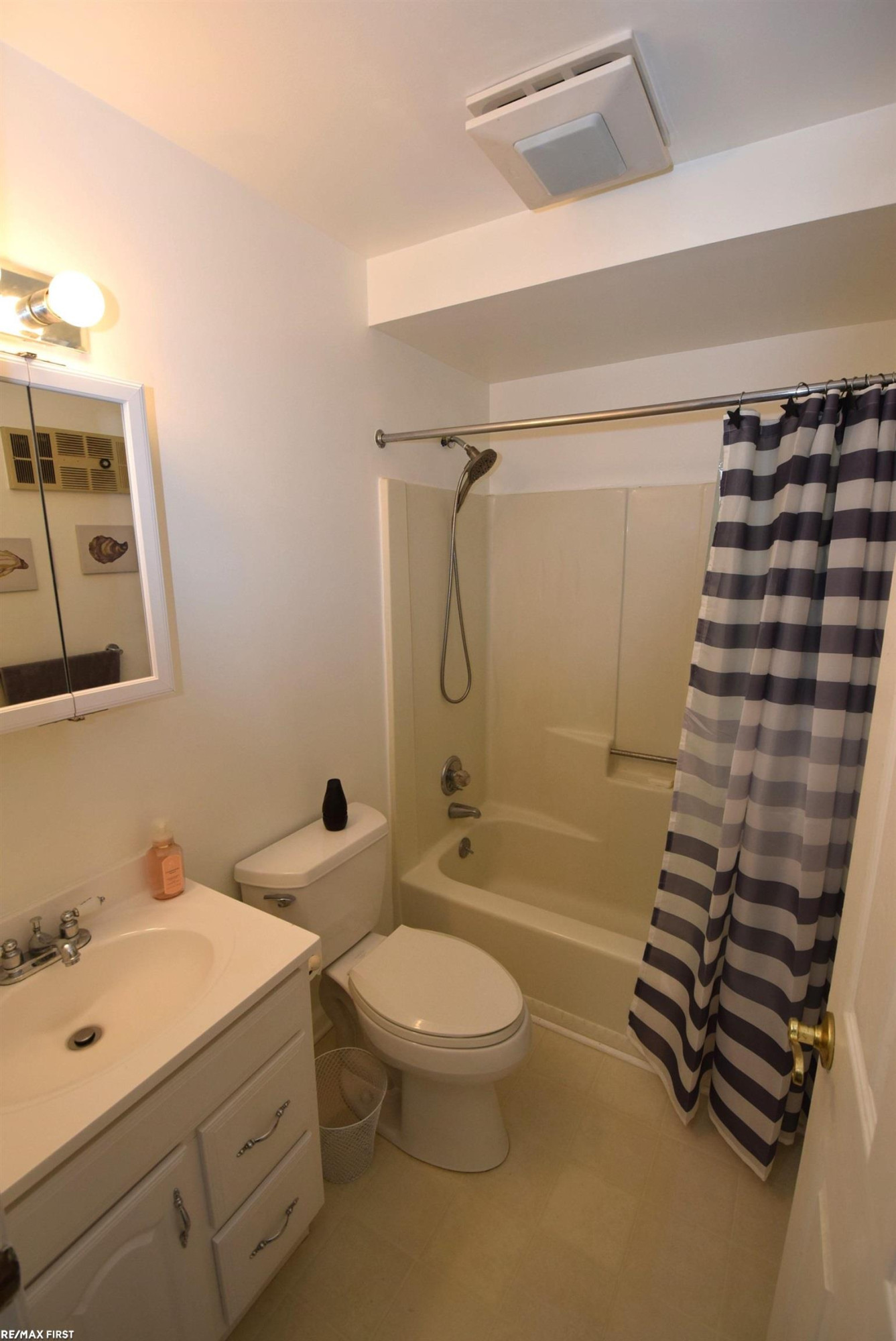587 Pointe Tremble Road, 6, Algonac, MI 48001 — Photo 18