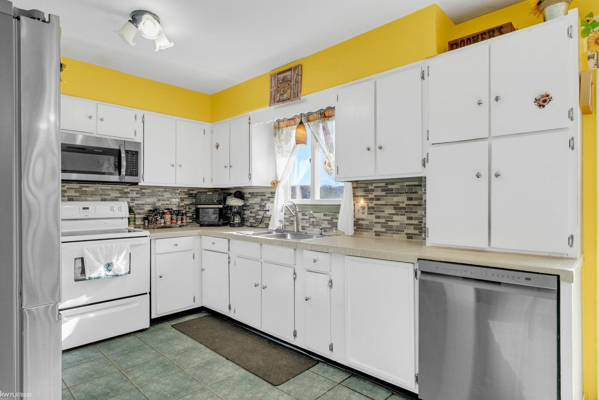 15183 Yale Road, MI 48097 — Photo 20