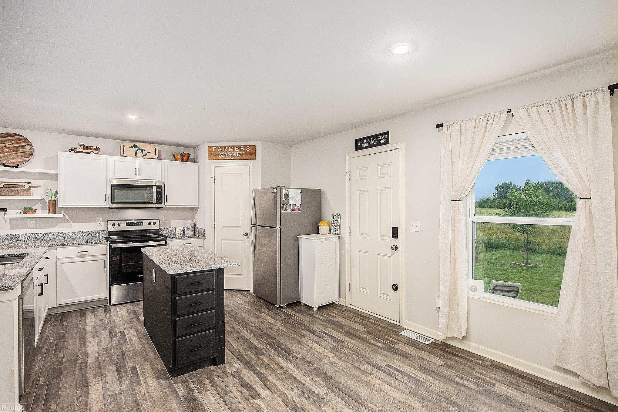 1636 Woodbridge Park Avenue, Lapeer, MI 48446 — Photo 8