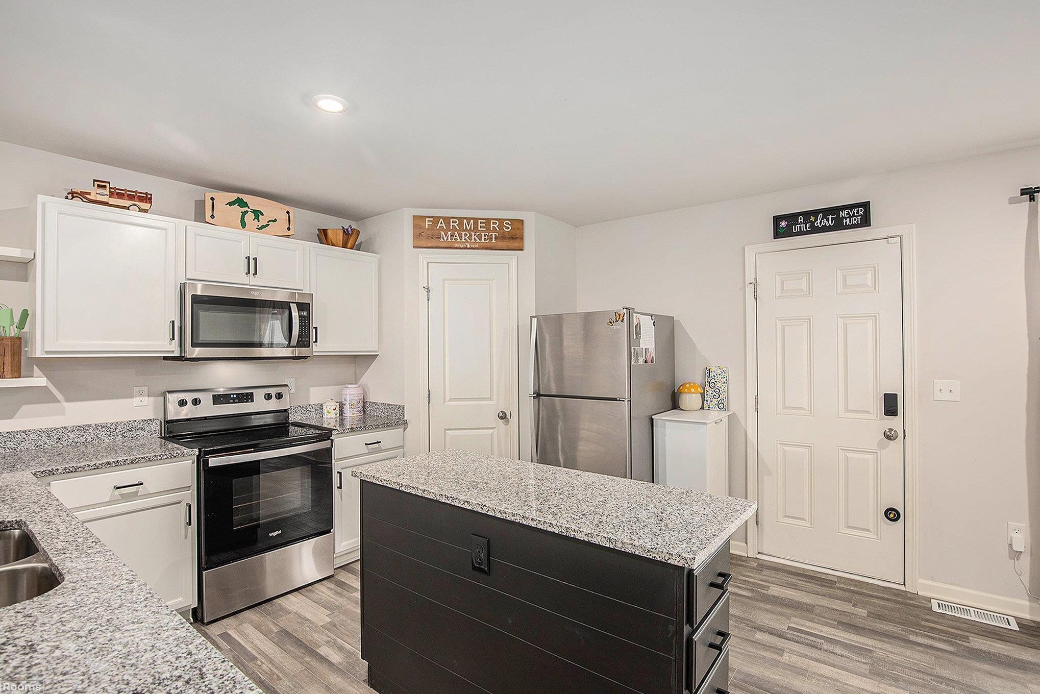 1636 Woodbridge Park Avenue, Lapeer, MI 48446 — Photo 11