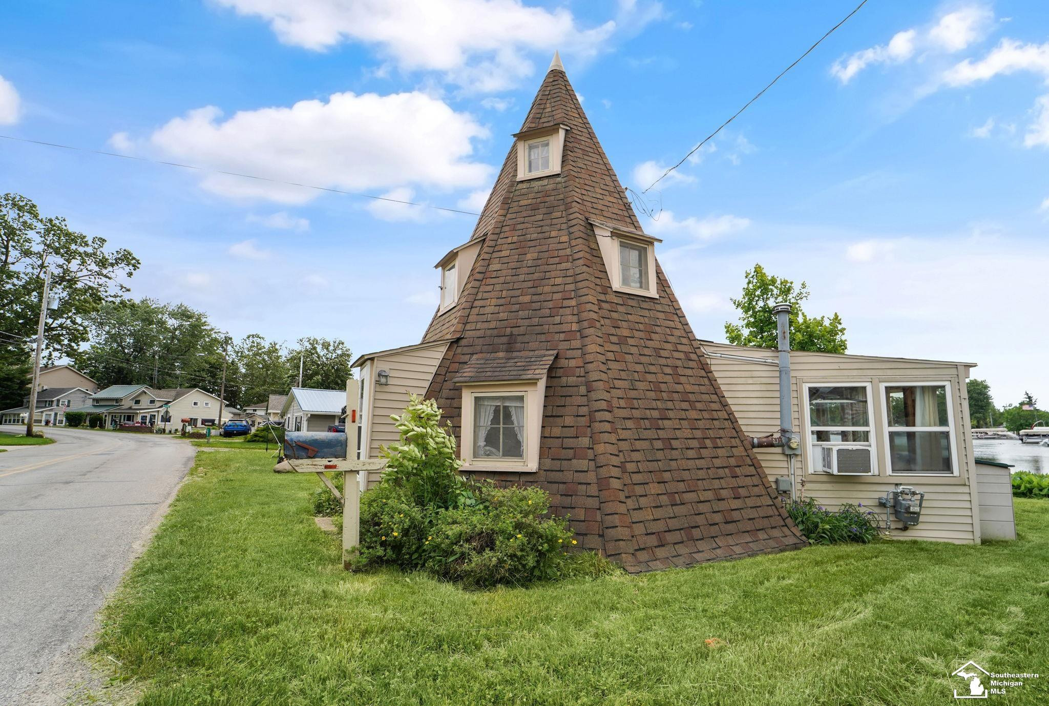 2875 Round Lake Highway, MI 49253 — Photo 2