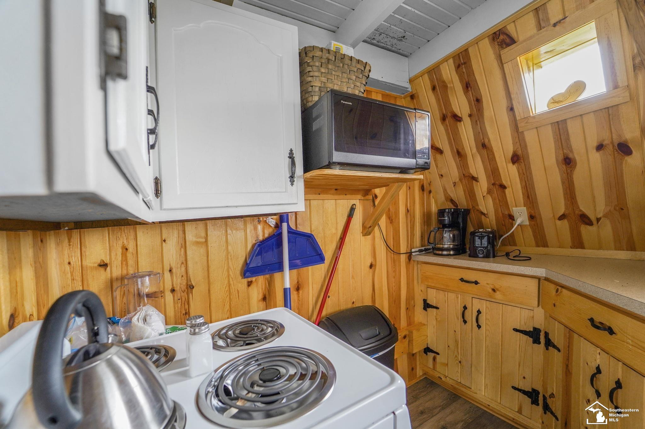 2875 Round Lake Highway, MI 49253 — Photo 11