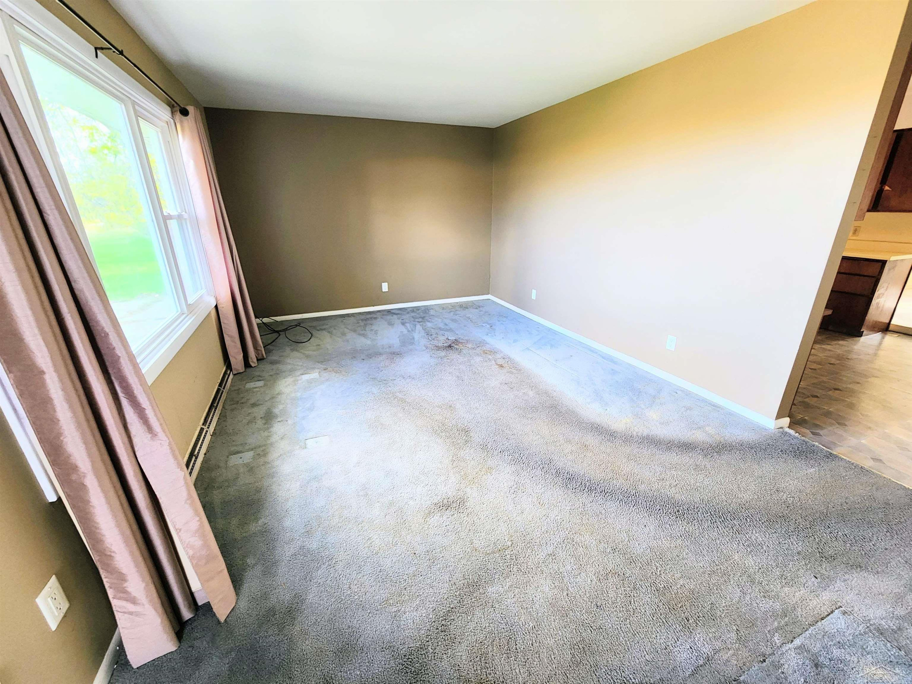 5735 W Freeland Road, Freeland, MI 48623 — Photo 2