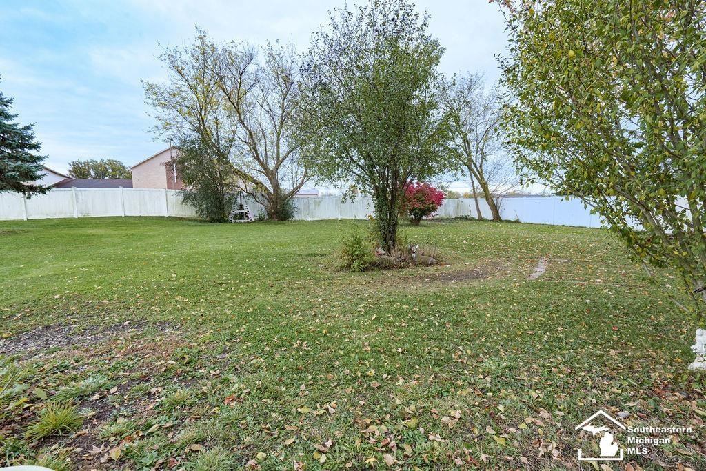 8258 N Dixie Highway, Newport, MI 48166 — Photo 23
