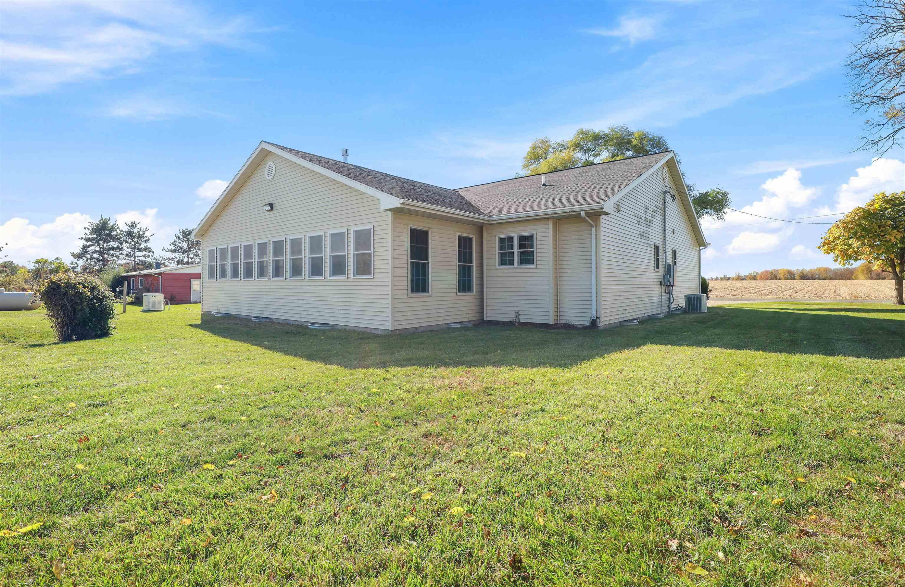 7333 S Shepherd Road, Shepherd, MI 48883 — Photo 3