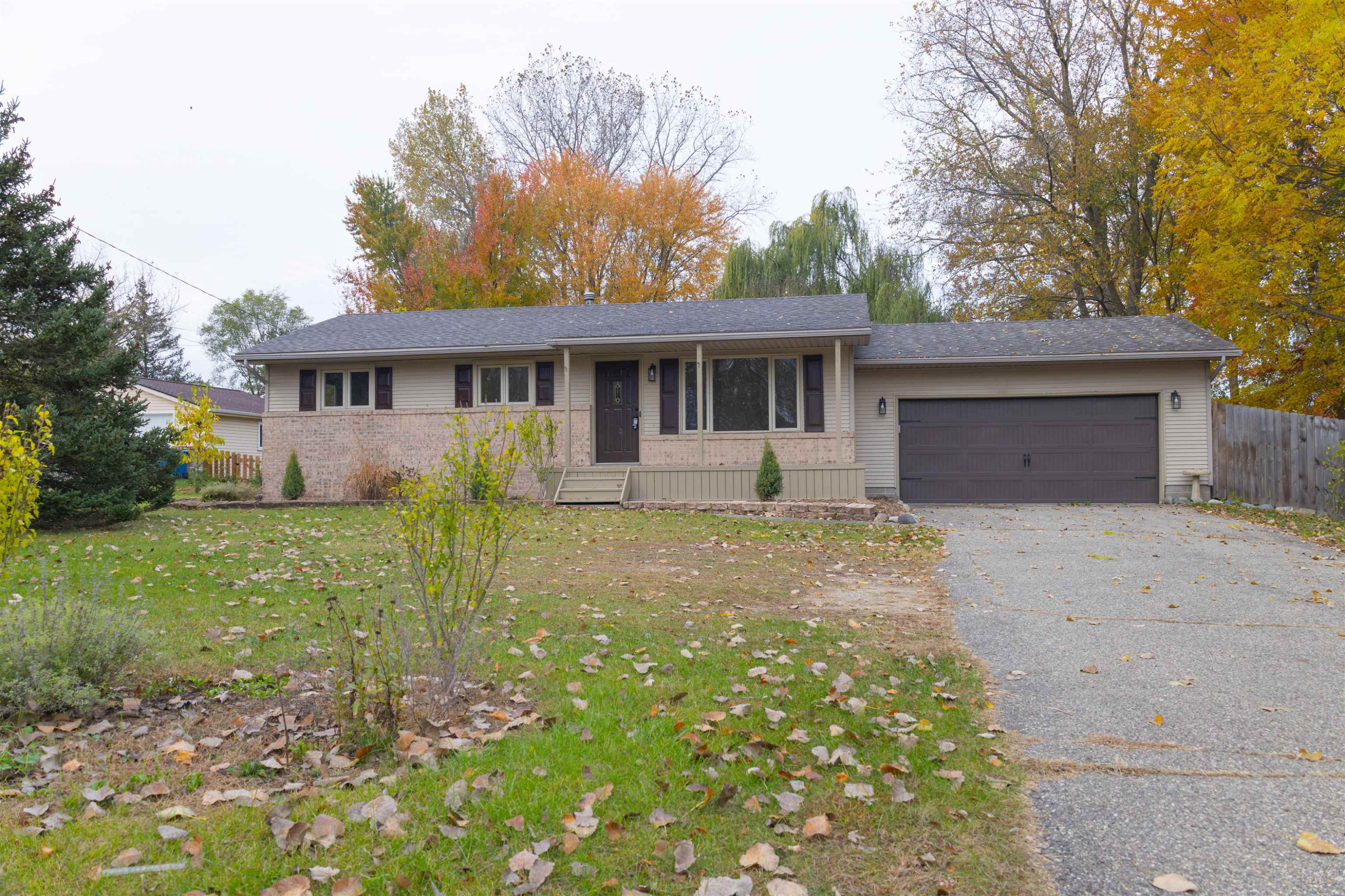 14010 Torrey Road, Fenton, MI 48430 — front exterior
