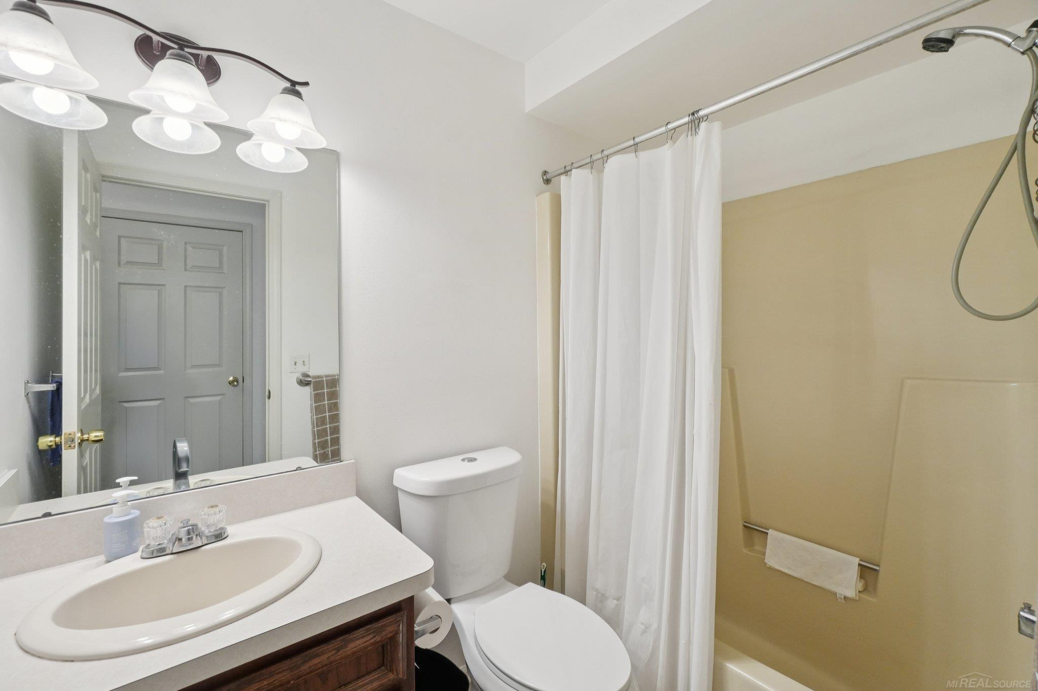 315 E Saint Clair Street, MI 48065 — Photo 26