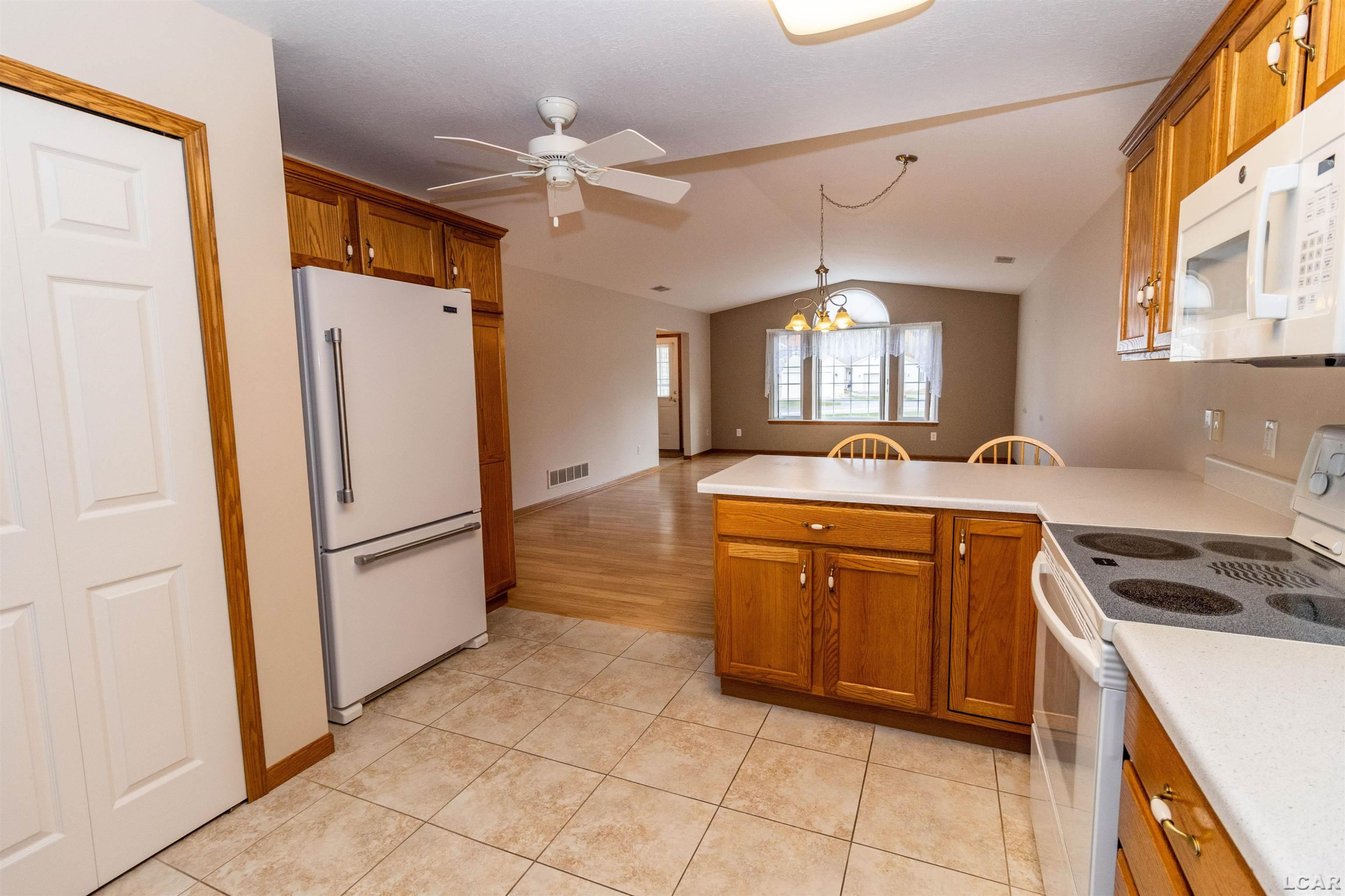 2101 Lakewood Drive, Adrian, MI 49221 — Photo 6