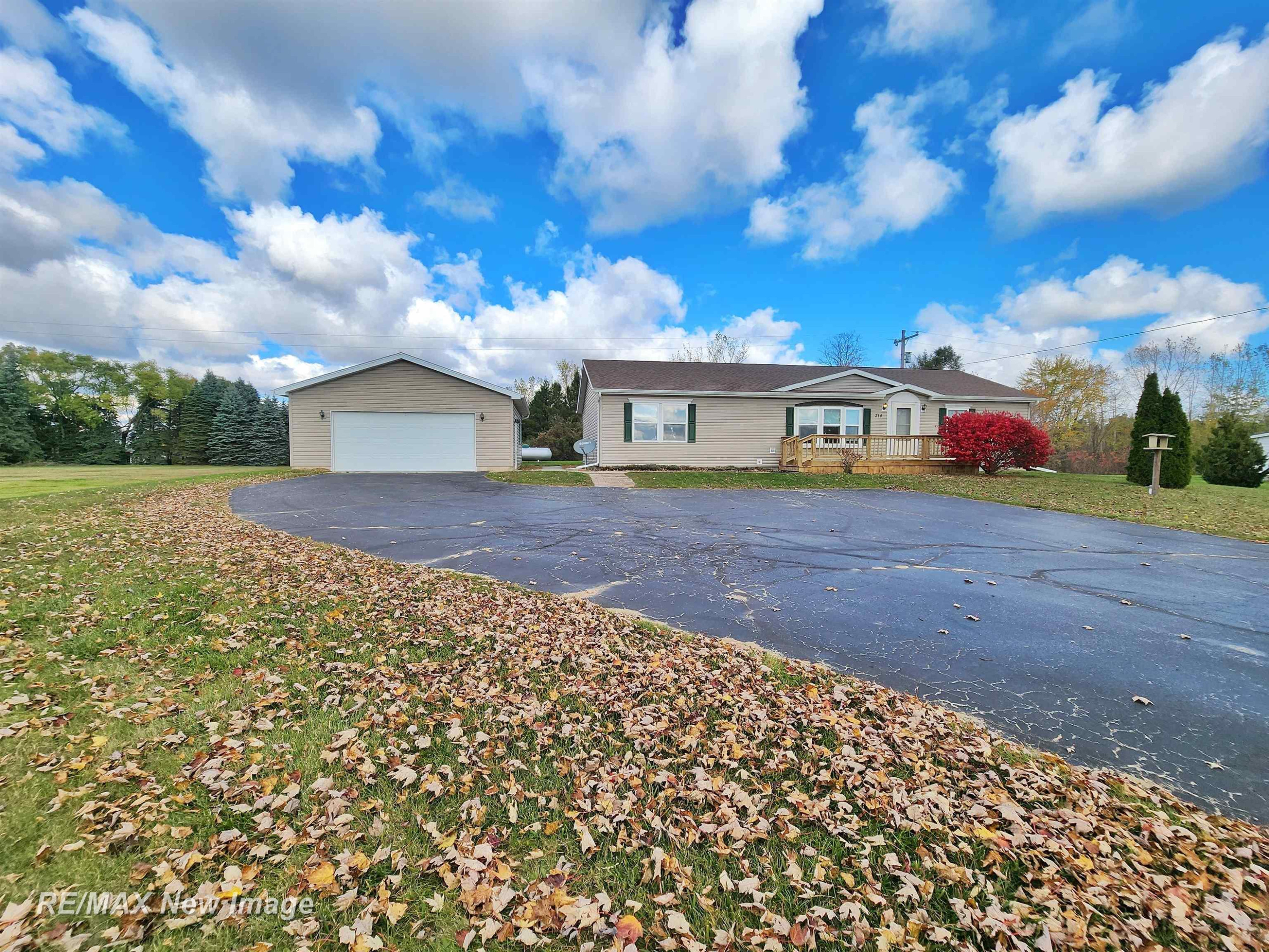 214 W Pinconning Road, Pinconning, MI 48650 — Photo 3