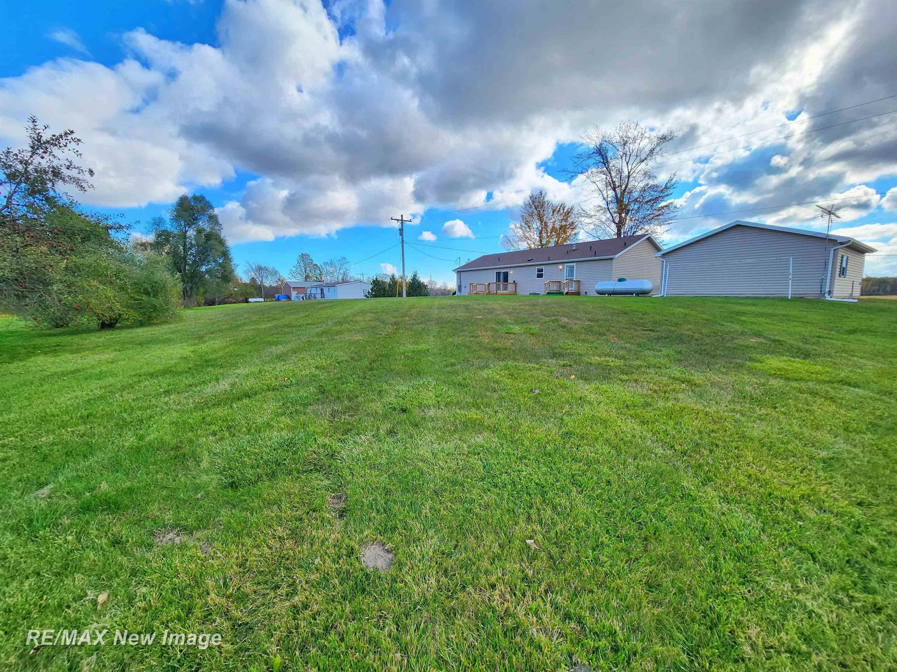 214 W Pinconning Road, Pinconning, MI 48650 — Photo 38