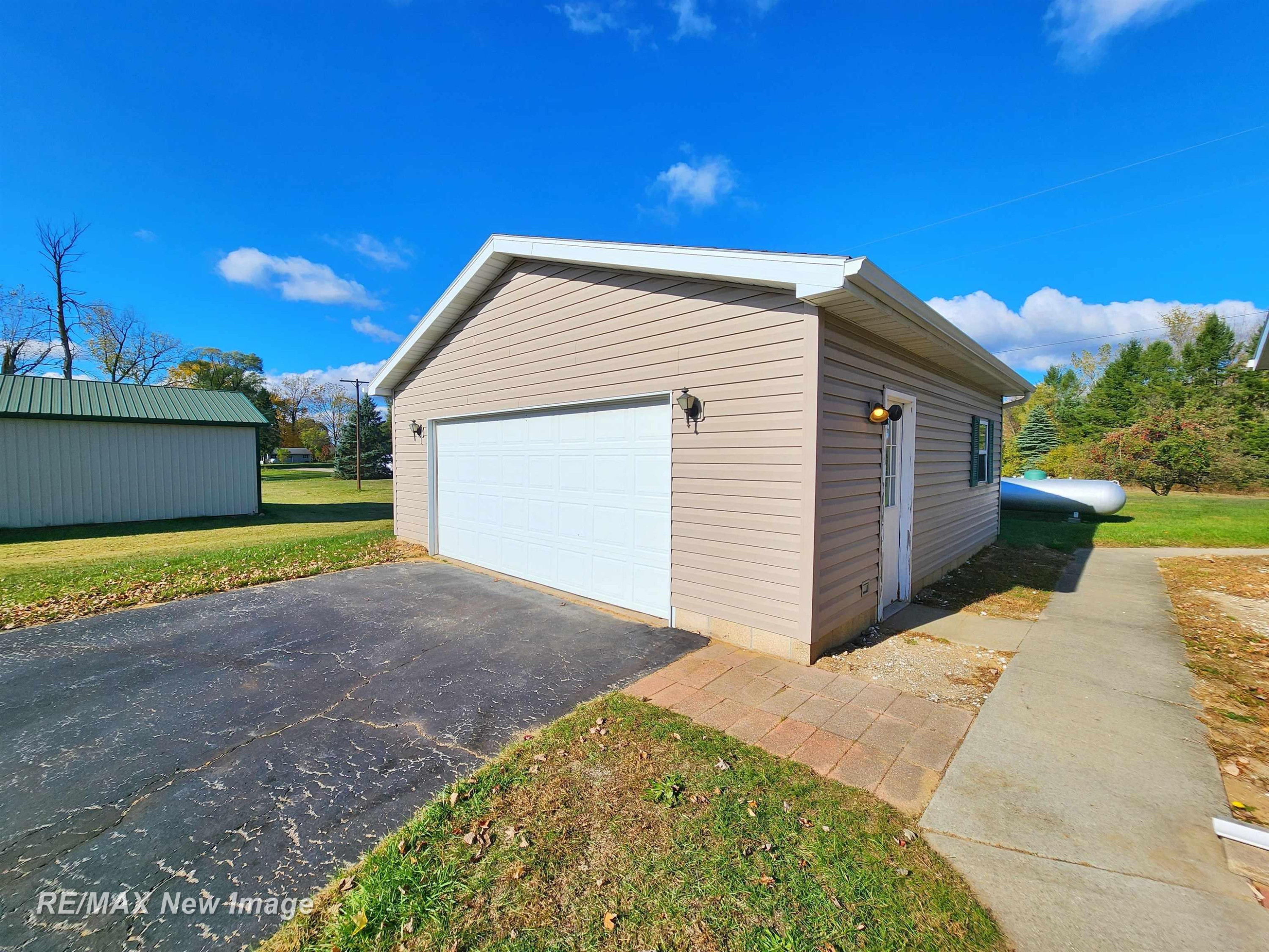 214 W Pinconning Road, Pinconning, MI 48650 — Photo 41